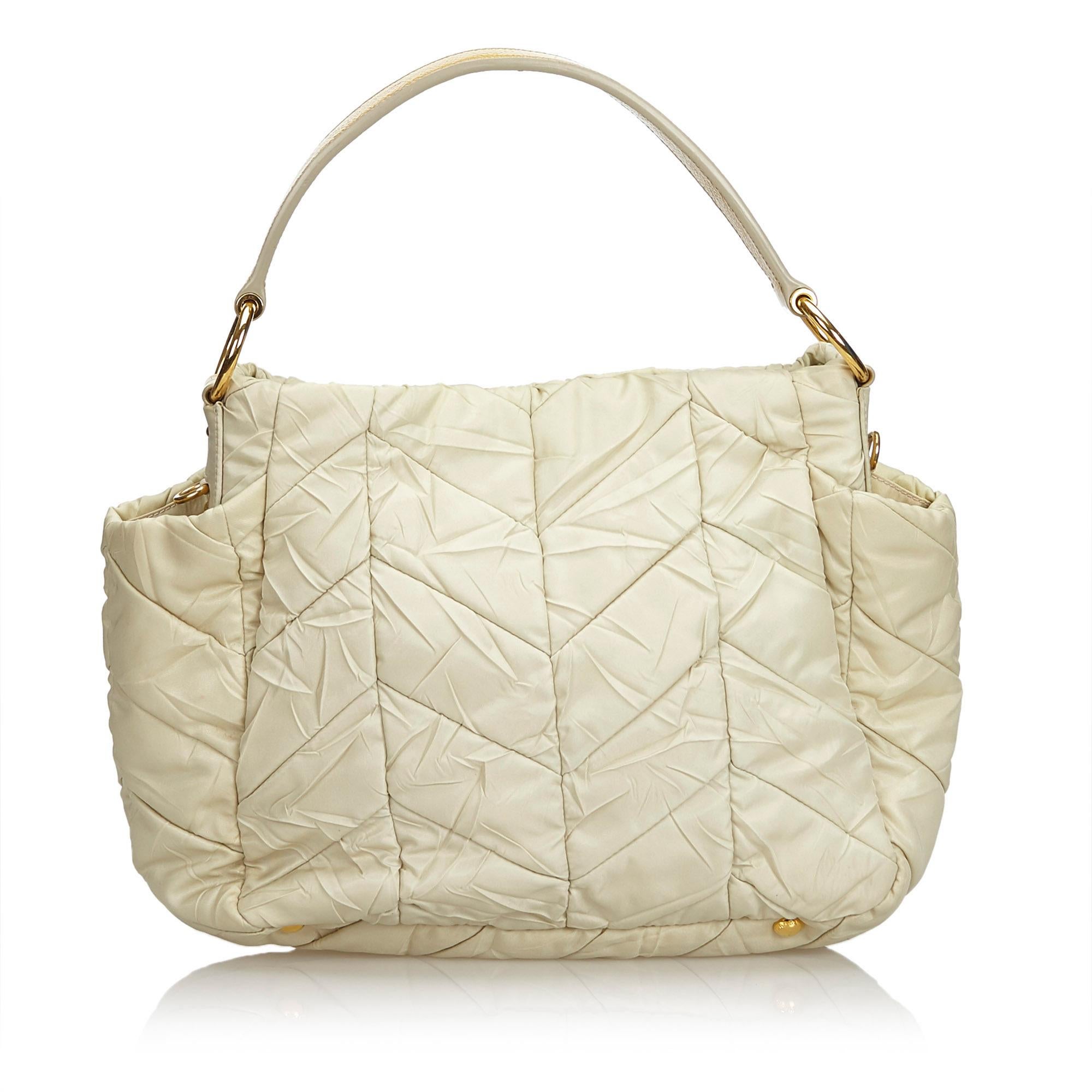 Vintage Authentic Prada White Light Nylon Fabric Quilted Satchel Italy LARGE  In Good Condition For Sale In Orlando, FL
