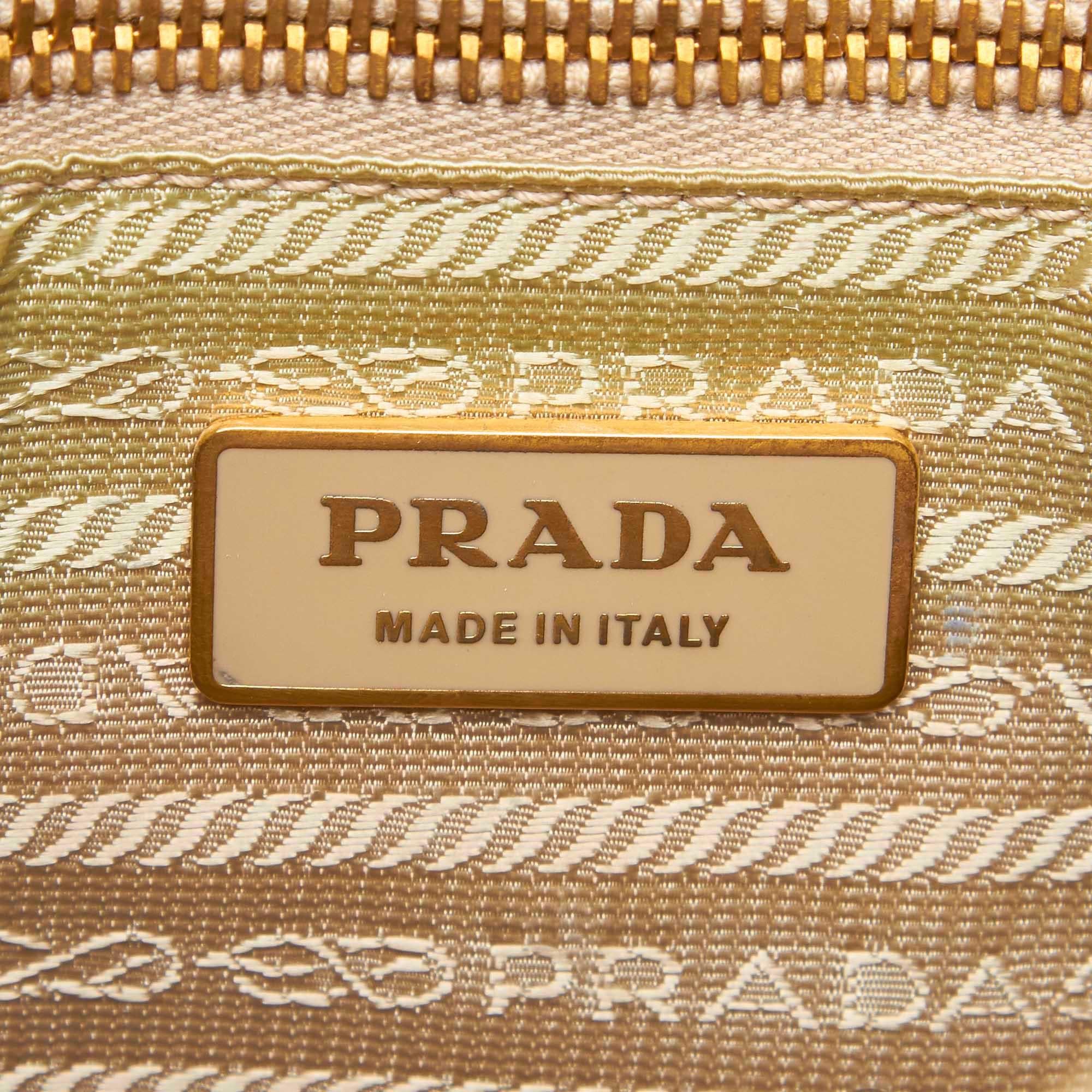 Vintage Authentic Prada White Light Nylon Fabric Quilted Satchel Italy LARGE  For Sale 2
