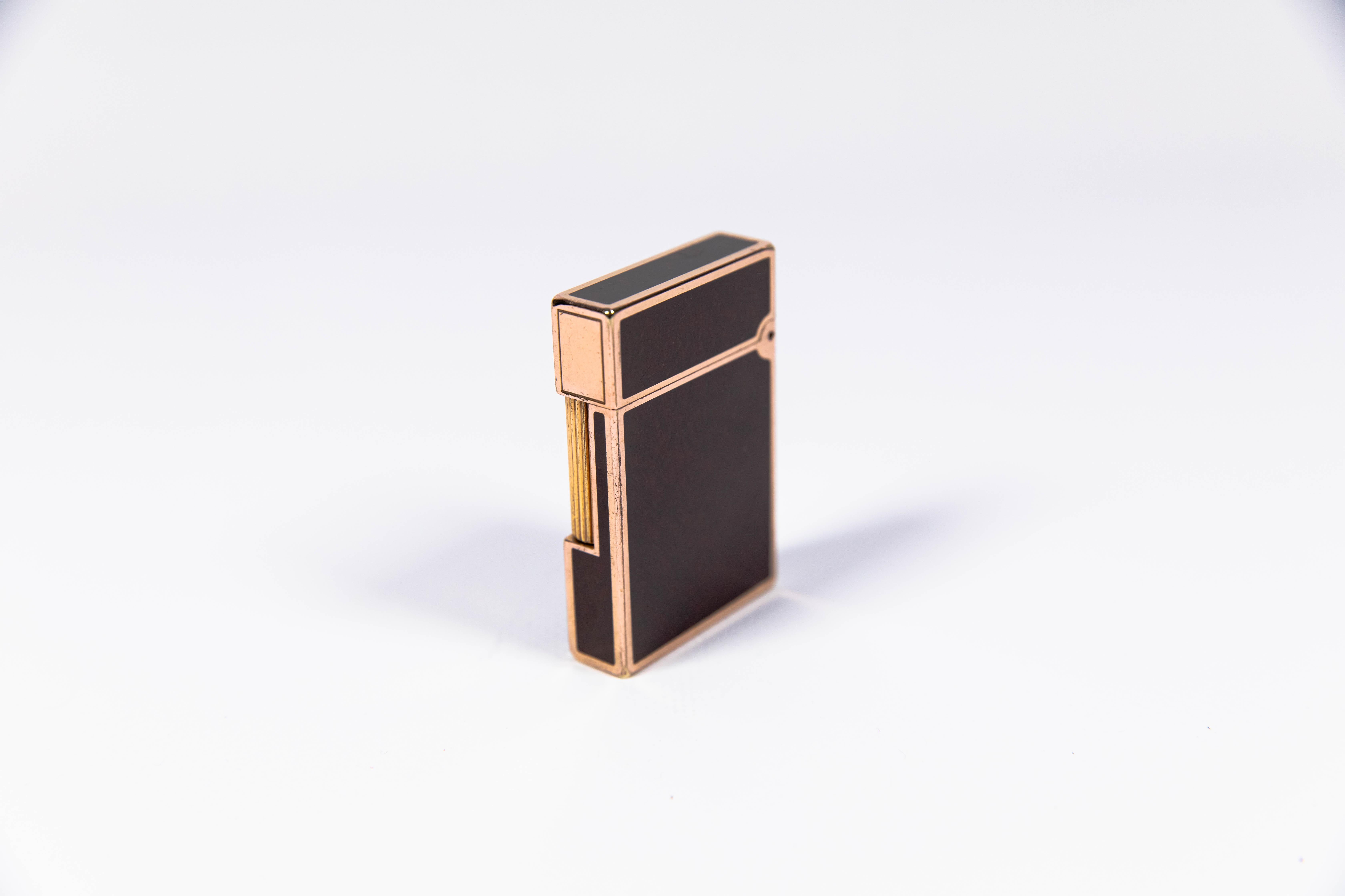 Vintage Authentic Rose Gold Linge 2 ST Dupont Lighter Red Veins Lacquered 1990s  In Excellent Condition In DELFT, NL