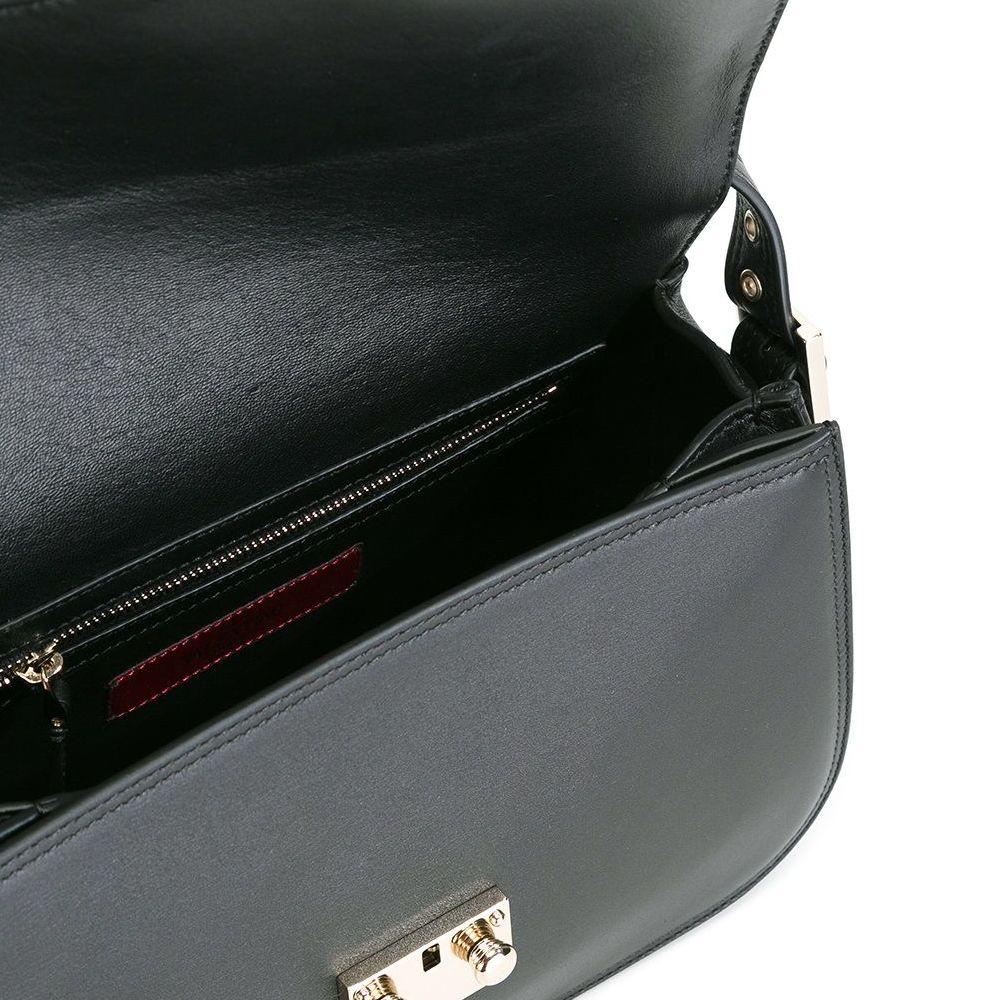 Women's Vintage Authentic Valentino Black Leather Rockstud Shoulder Bag ITALY MEDIUM  For Sale