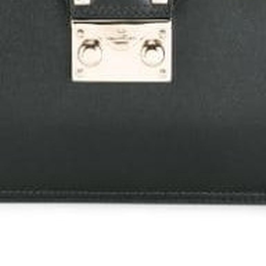 Vintage Authentic Valentino Black Leather Rockstud Shoulder Bag ITALY MEDIUM  For Sale 2