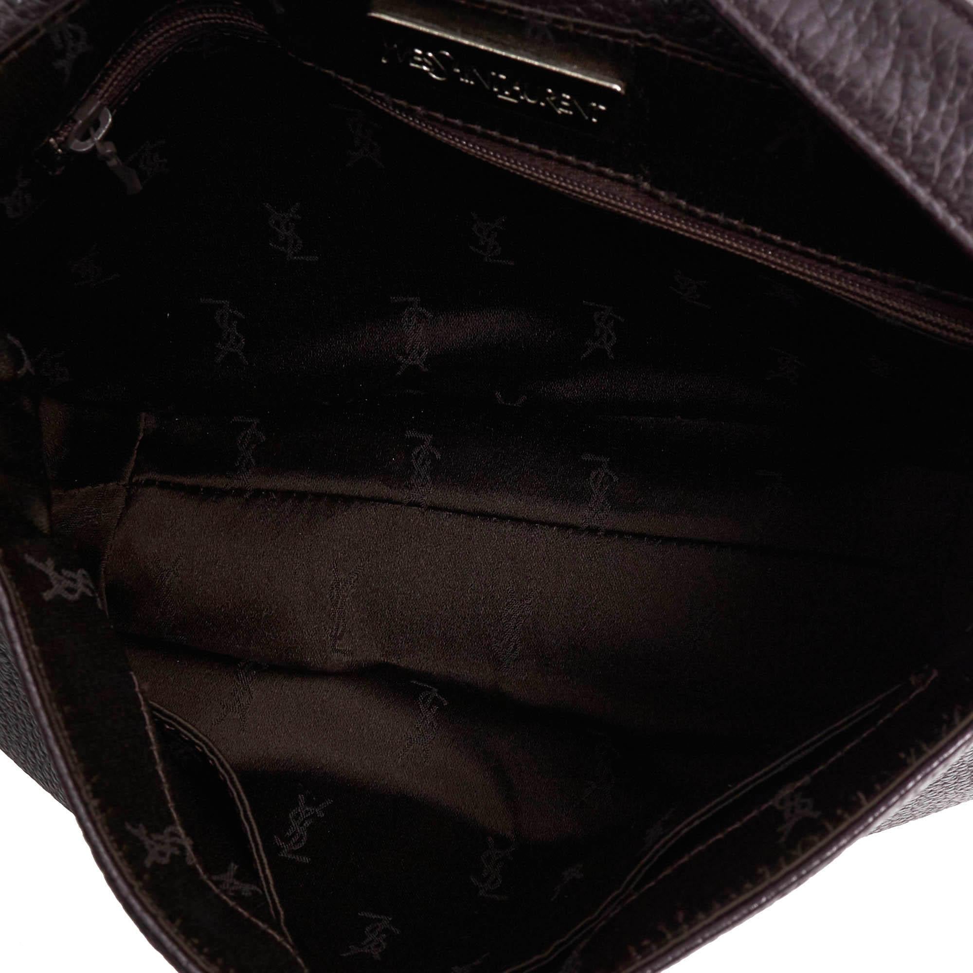 Vintage Authentic YSL Black Leather Crossbody Bag FRANCE MEDIUM  For Sale 2