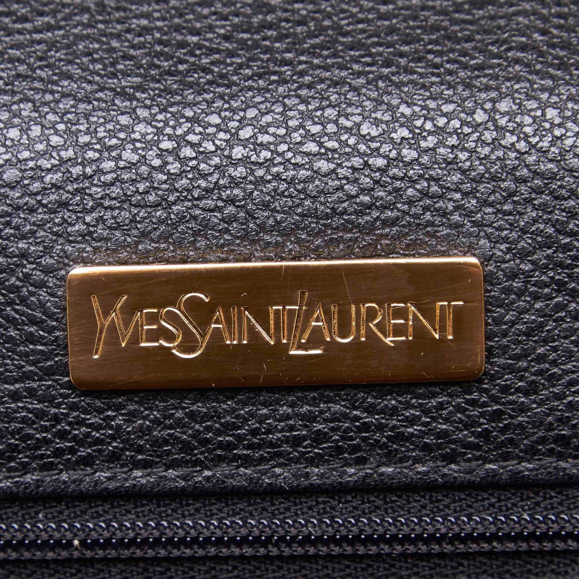 Vintage Authentic YSL Black Leather Crossbody Bag France MEDIUM  For Sale 2