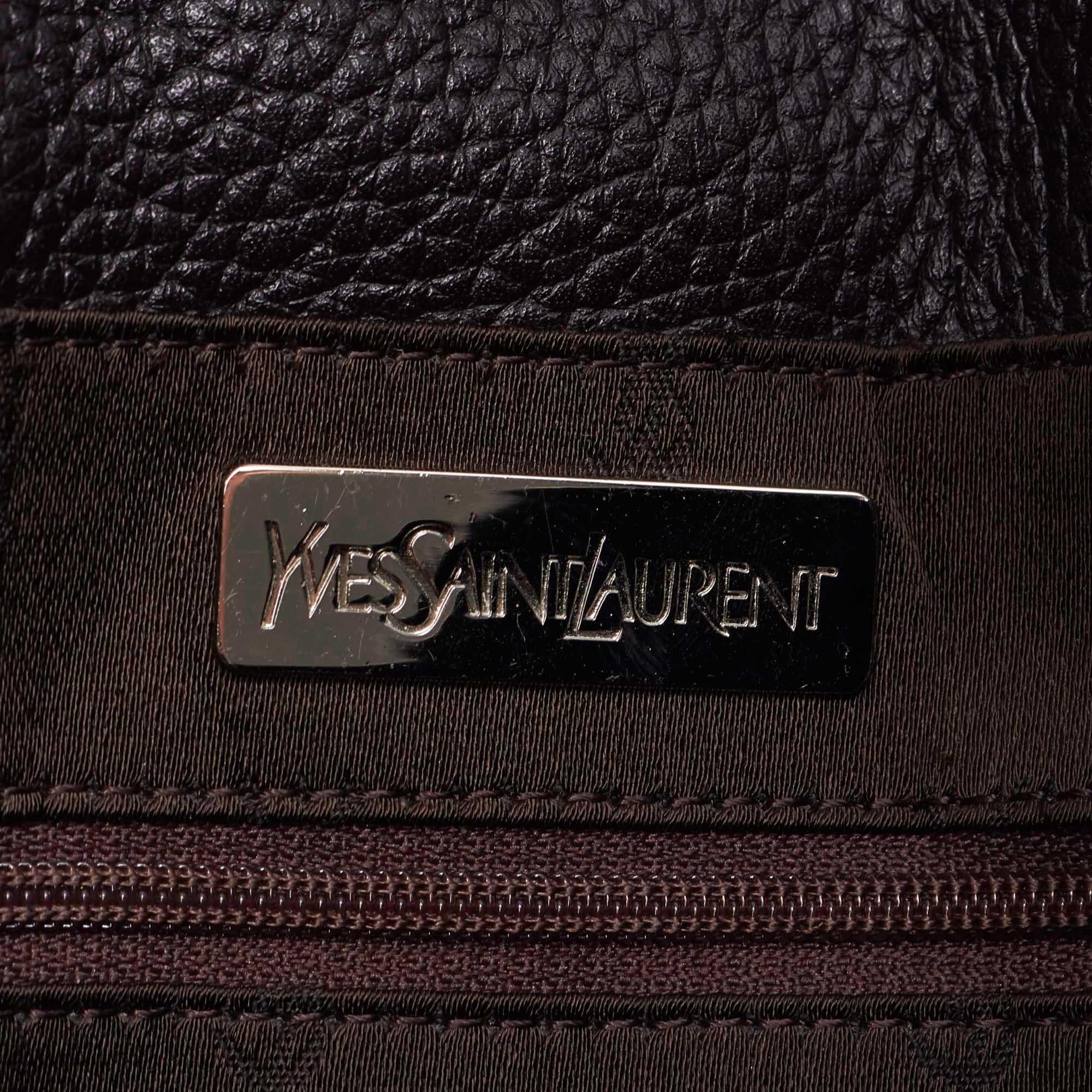 Vintage Authentic YSL Black Leather Crossbody Bag FRANCE MEDIUM  For Sale 3