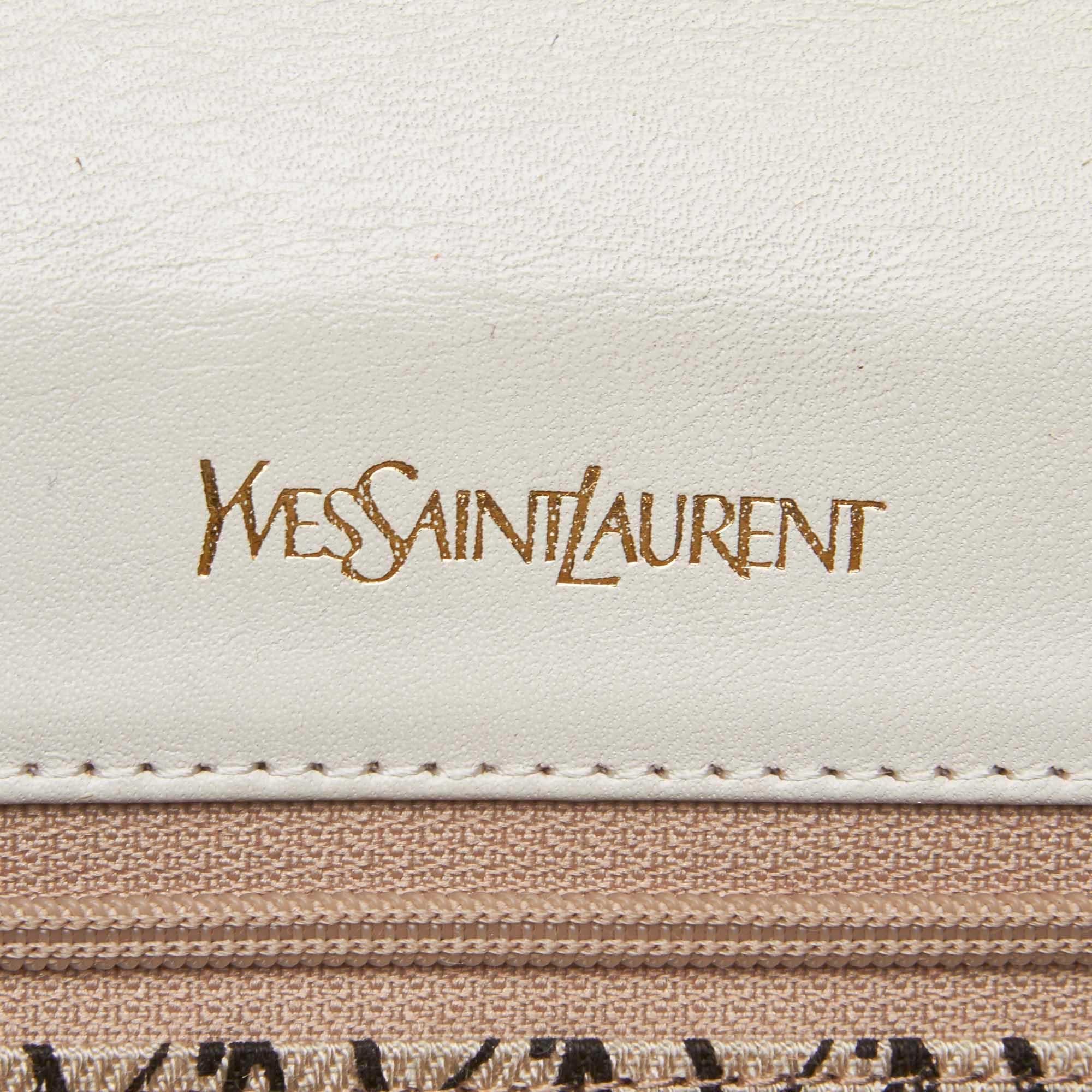 Vintage Authentic YSL White Leather Clutch Bag France SMALL  For Sale 2