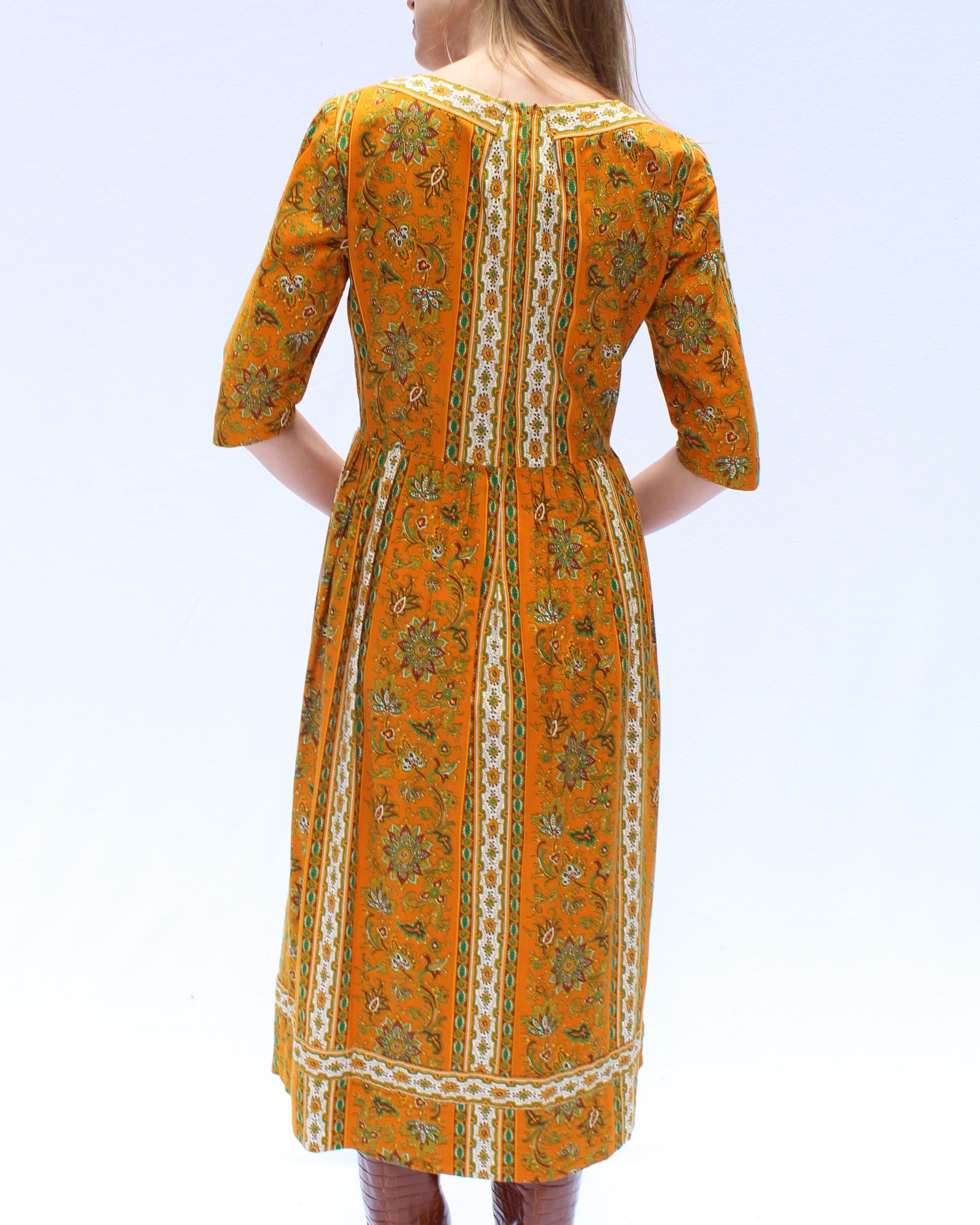 Vintage Autumnal Paisley Chintz Dress For Sale 2