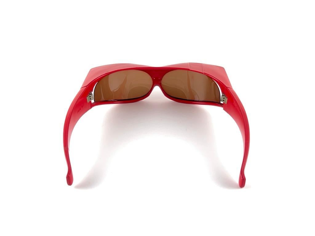 Vintage Avantgarde Red Mask Wrap Around Sunglasses  Made in Italy For Sale 1