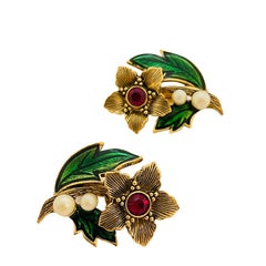 Pendientes de clip vintage AVON con esmalte dorado, perlas y brillantes
