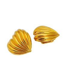 Vintage AVON gold heart designer runway clip on earrings