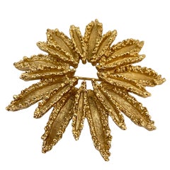 Vintage AVON gold tone brooch