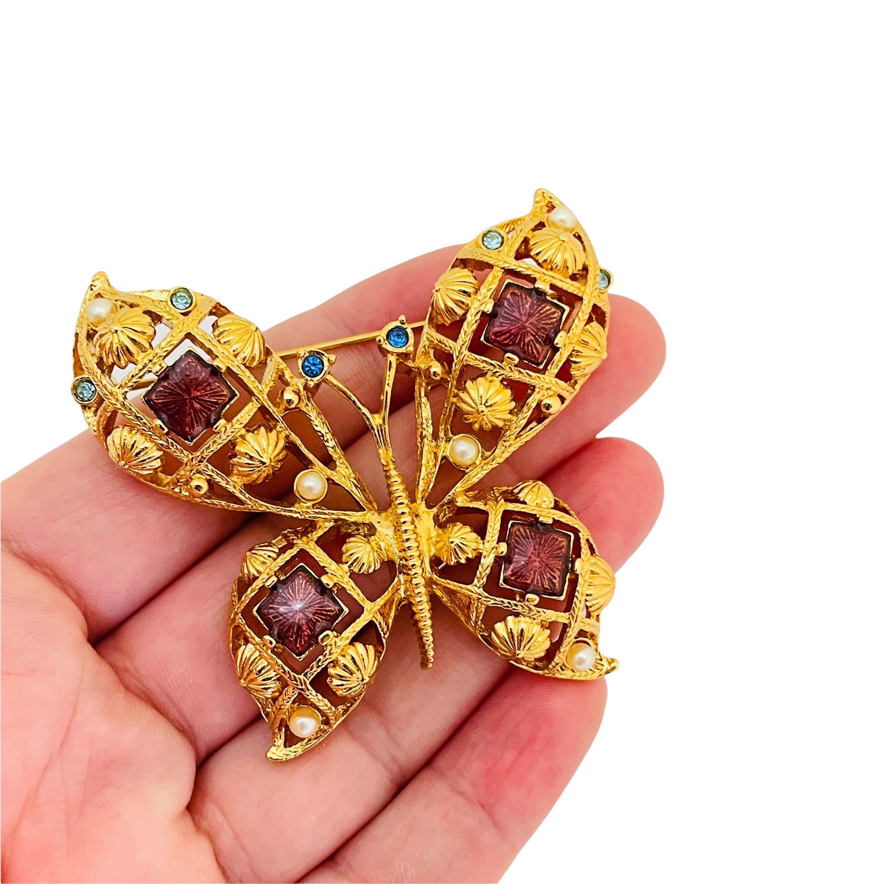 AVON Broche de défilé vintage papillon en or, émail, perles et strass en vente 1