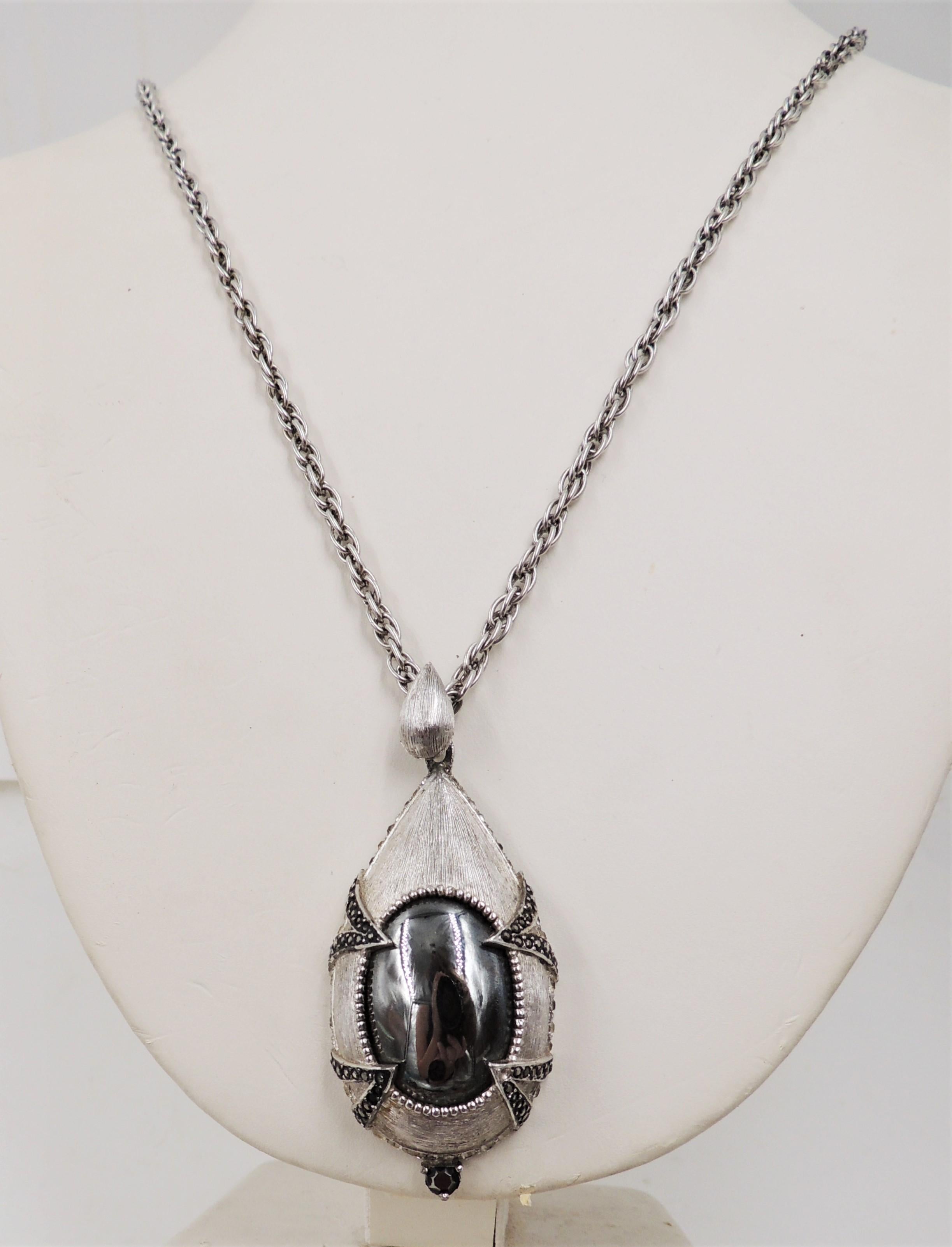 Vintage Avon of Belleville Rhodium Plated Faux-Hematite Pendant Necklace In Excellent Condition For Sale In Easton, PA