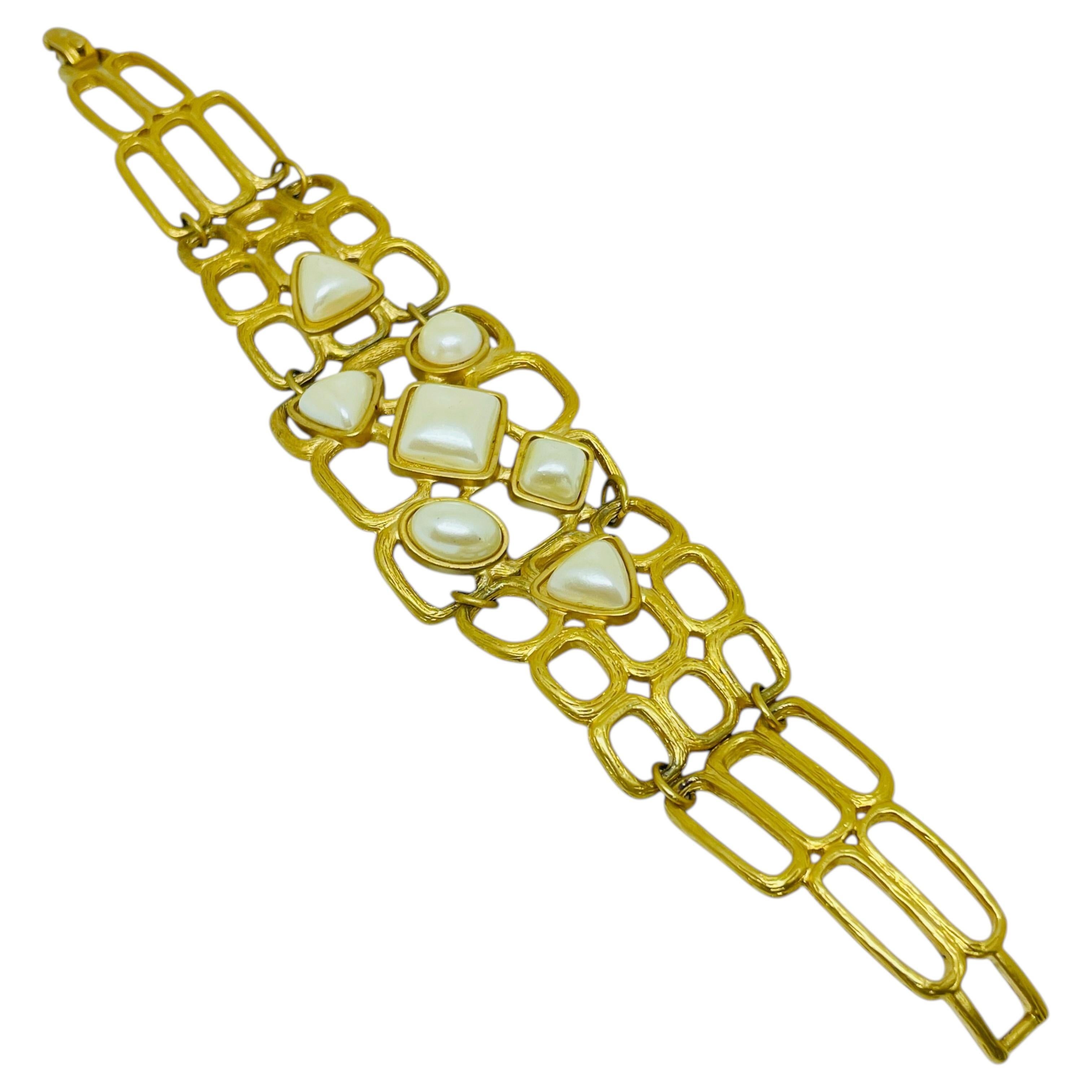 Vintage AVON firmato con perle finte tono oro, bracciale a catena massiccio e di design in vendita
