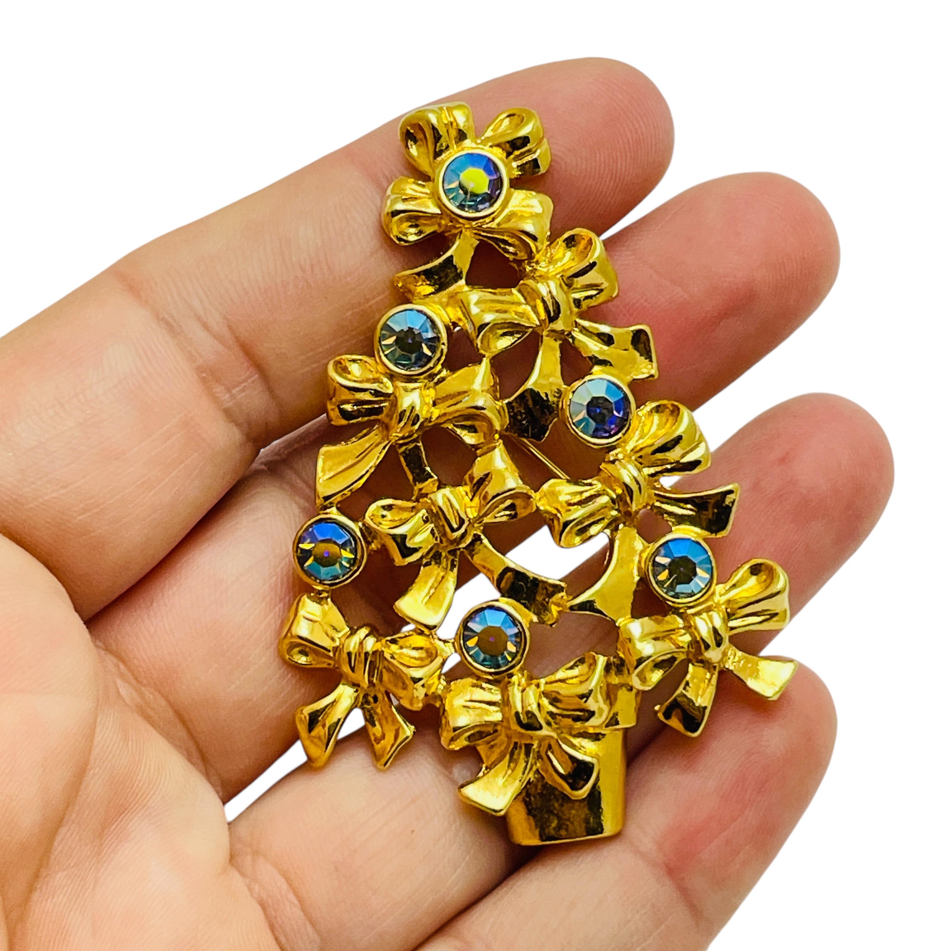 Women's Vintage AVON signed gold tone rhinestone Christmas tree designer brooch For Sale