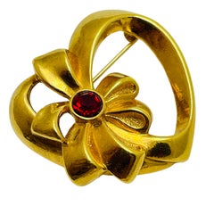 Vintage AVON signed gold tone rhinestone heart designer brooch