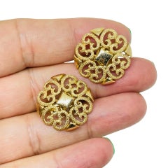 Vintage AVON signed gold tone small designer clip on earrings