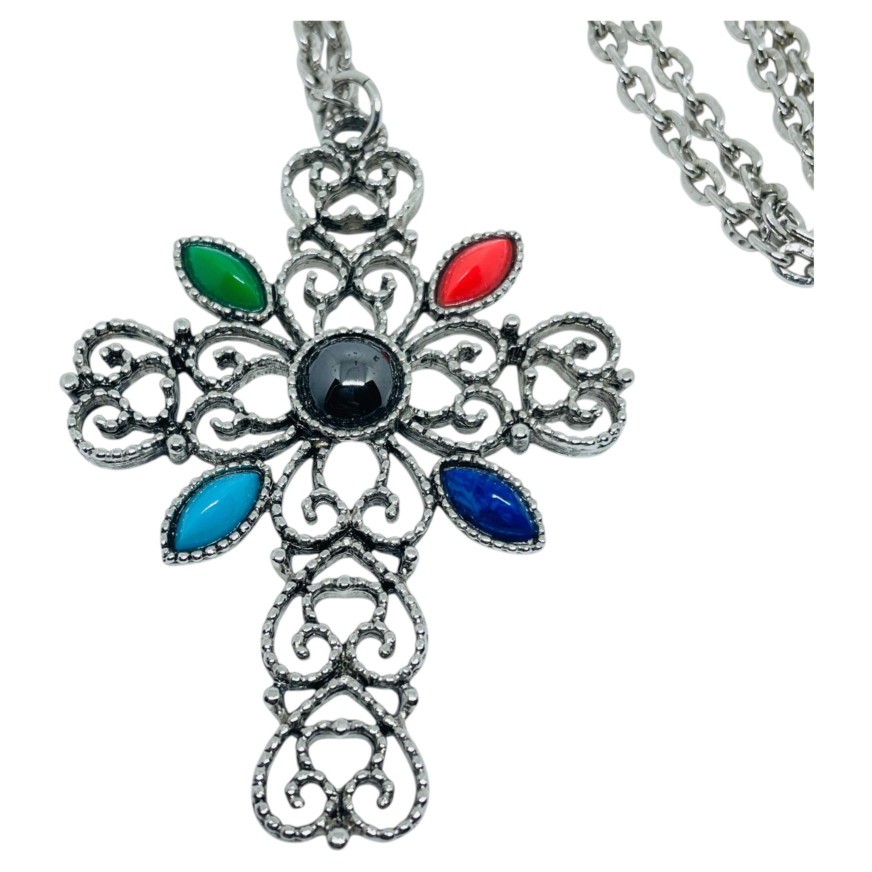Vintage AVON signed silver tone chain cross pendant designer necklace For Sale