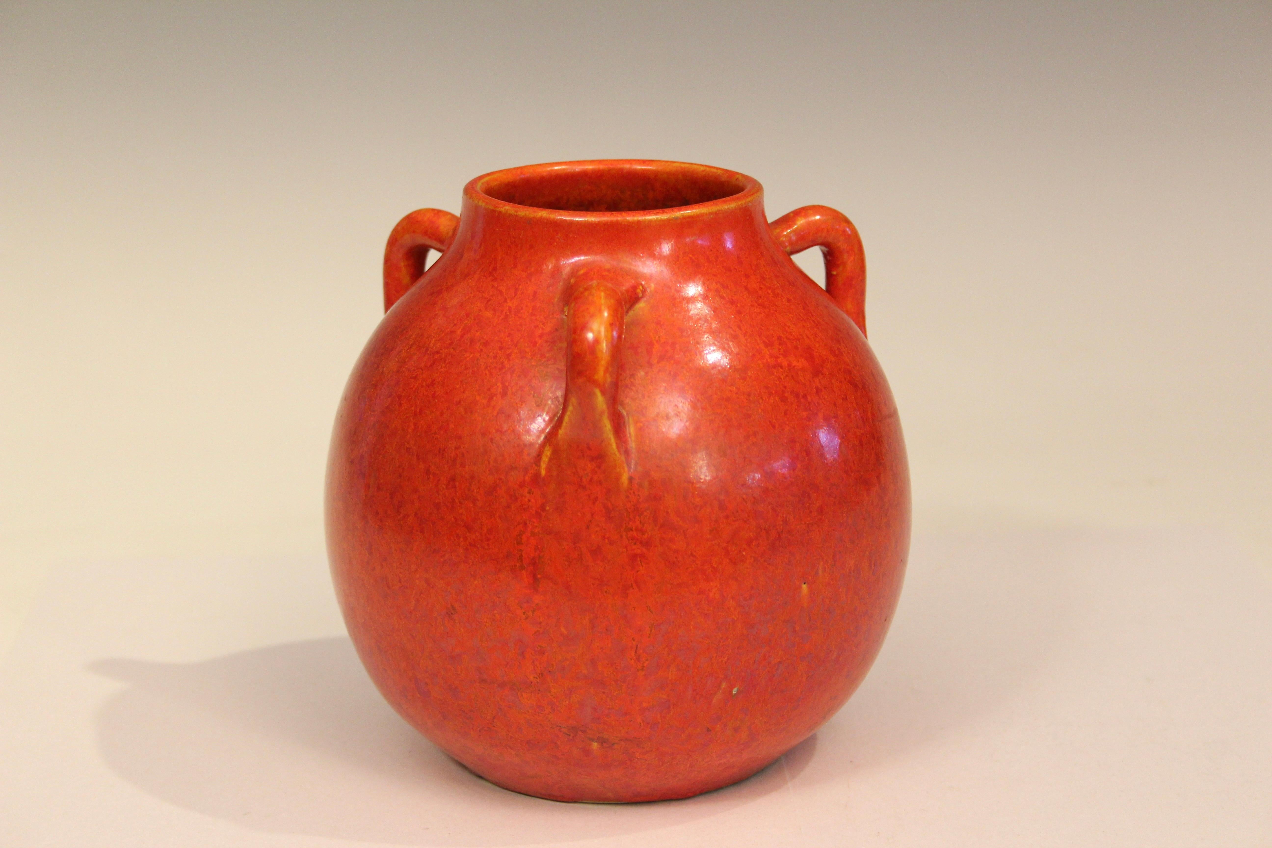 Art déco Awaji Pottery Art Déco Atomic Chrome Orange Red Vase en vente