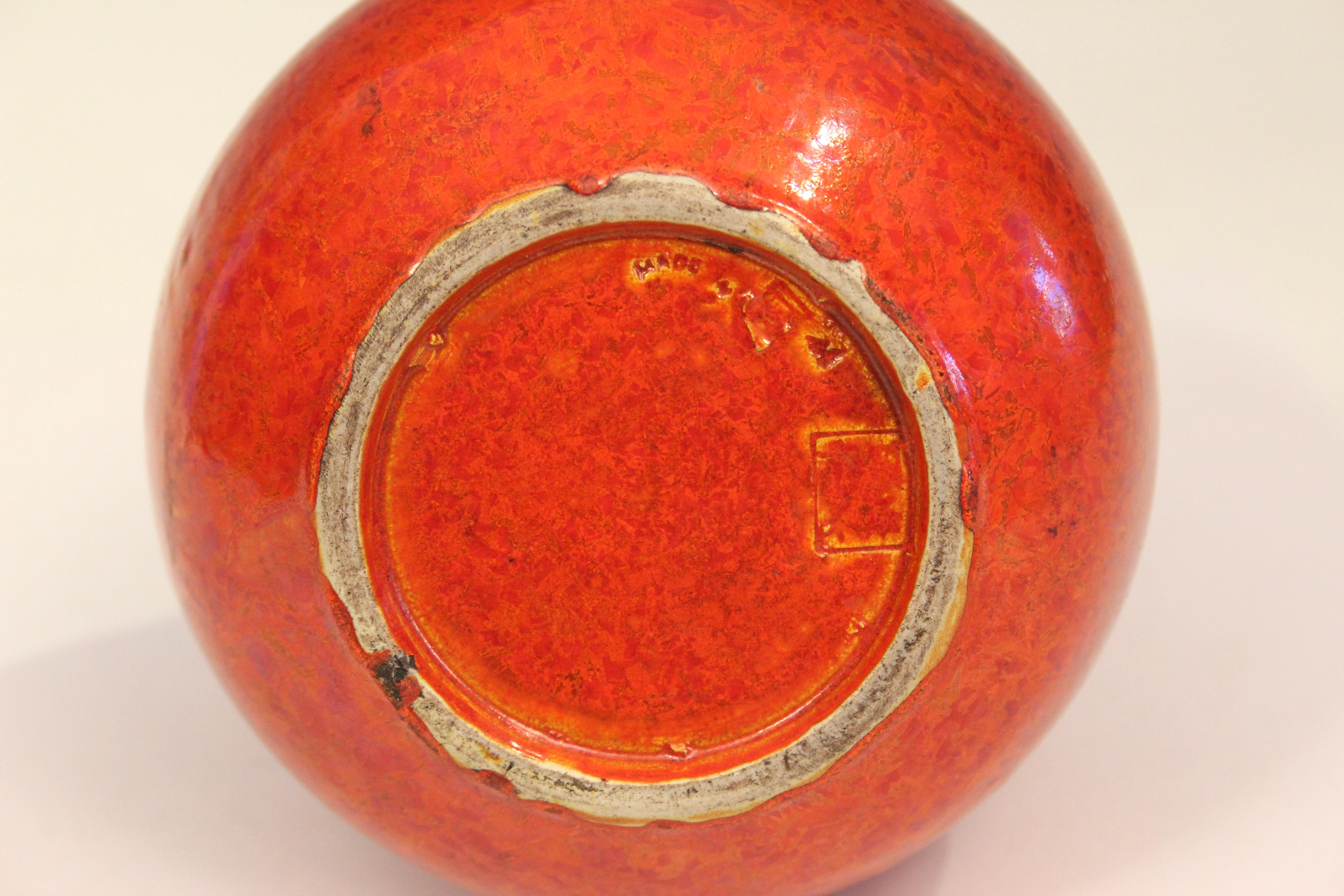 Awaji Pottery Art Déco Atomic Chrome Orange Red Vase Bon état - En vente à Wilton, CT