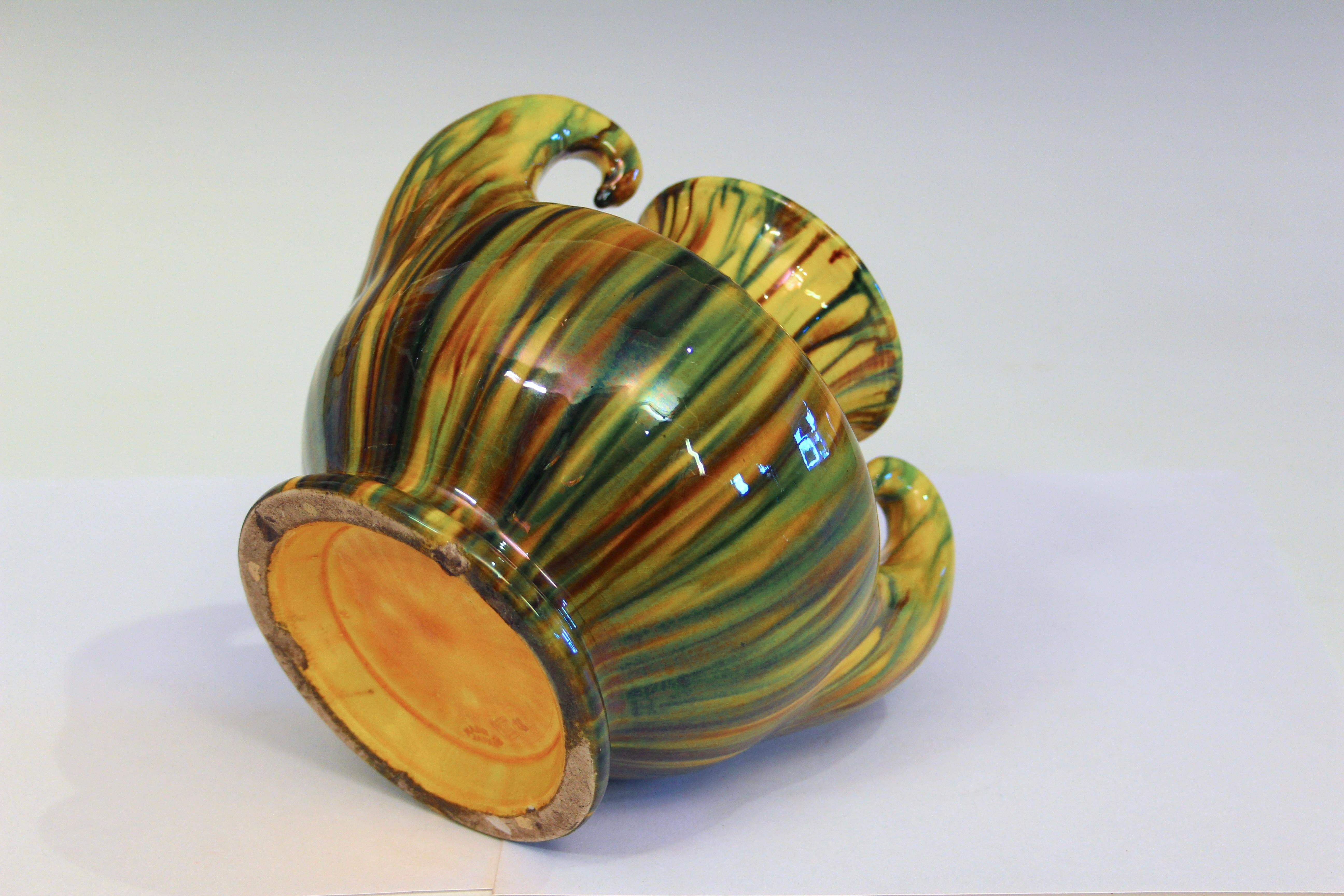Japonais Awaji Pottery Muscle Vase Art Déco Flambe jaune en vente
