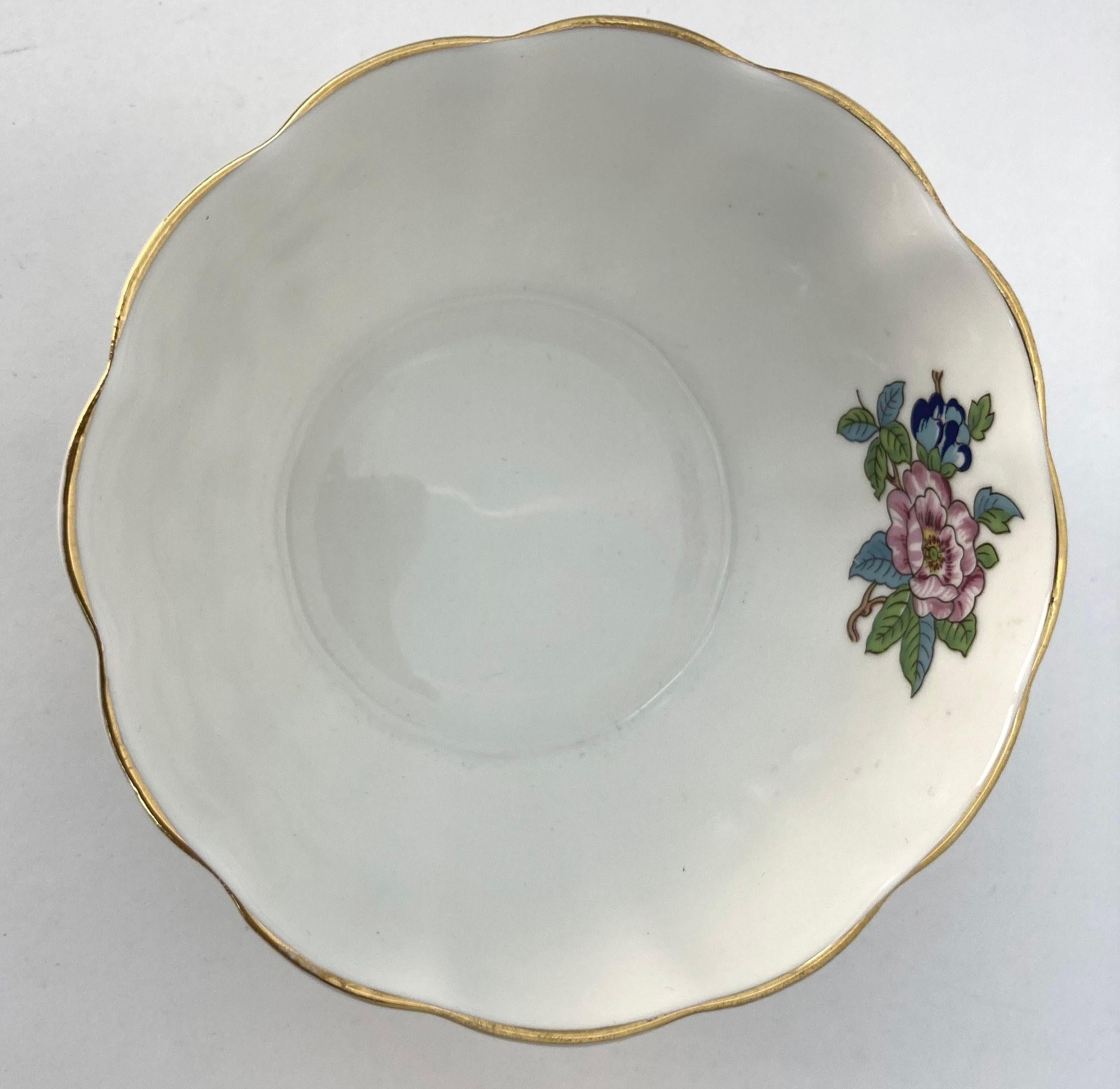 Petit bol de service vintage Aynsley Fine English Bone China en vente 4