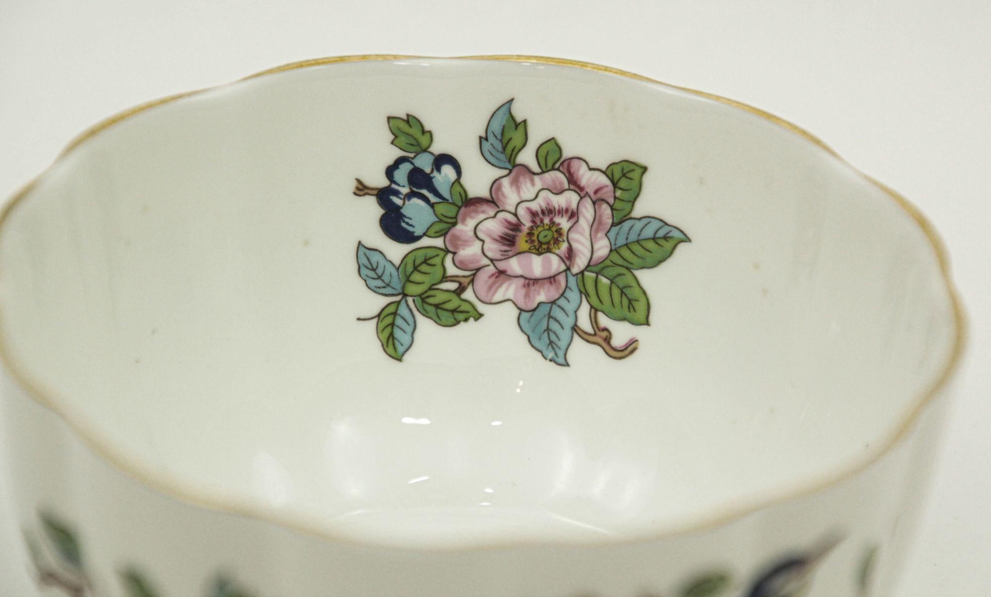 Petit bol de service vintage Aynsley Fine English Bone China Bon état - En vente à North Hollywood, CA