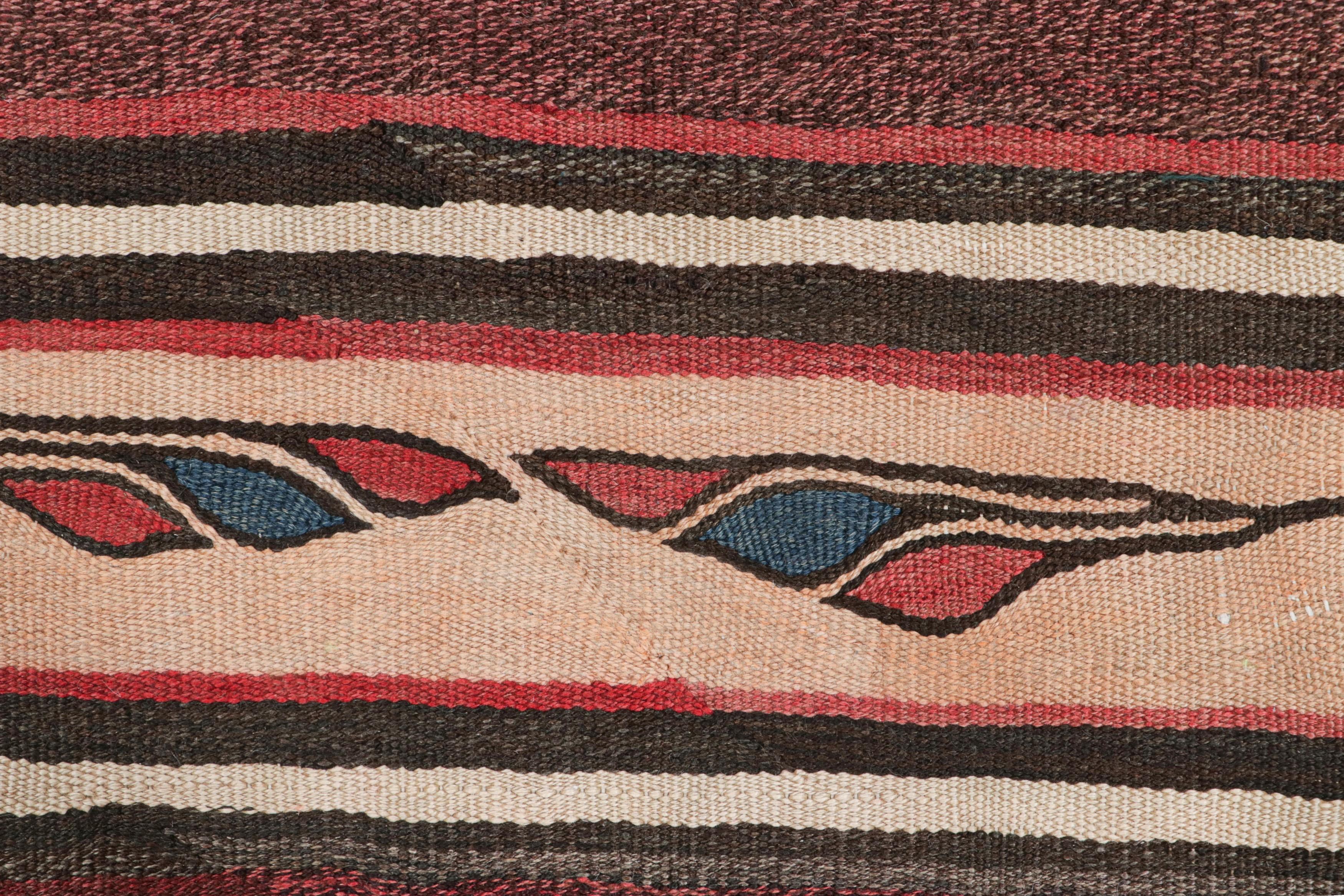 Tribal Kilim azerbaïdjanais vintage à rayures beige-marron et rouges - Rug & Kilim en vente