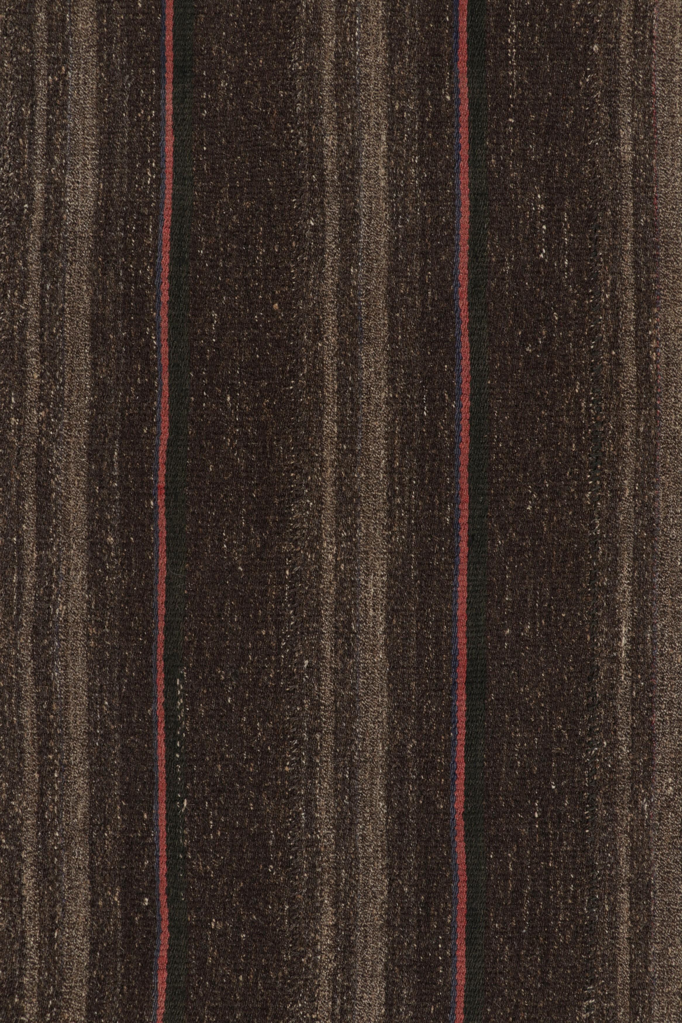 Aserbaidschanischer Vintage-Kilim mit geometrischen Streifen in Brauntönen - Rug & Kilim (Mitte des 20. Jahrhunderts) im Angebot