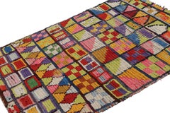 Alfombra vintage Azilal de estilo marroquí, con motivos de Rug & Kilim