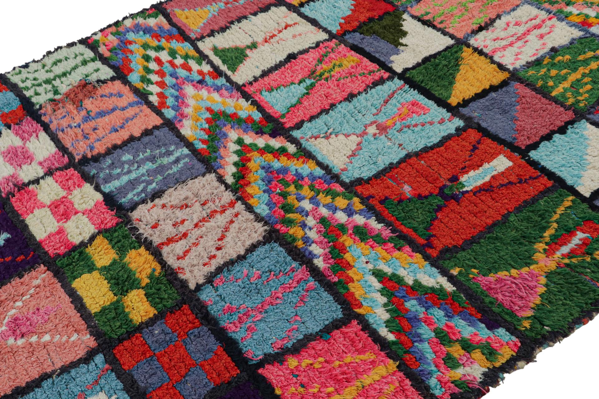 Alfombra vintage Azilal de estilo marroquí, con motivos geométricos de Rug & Kilim Anudado a mano en venta