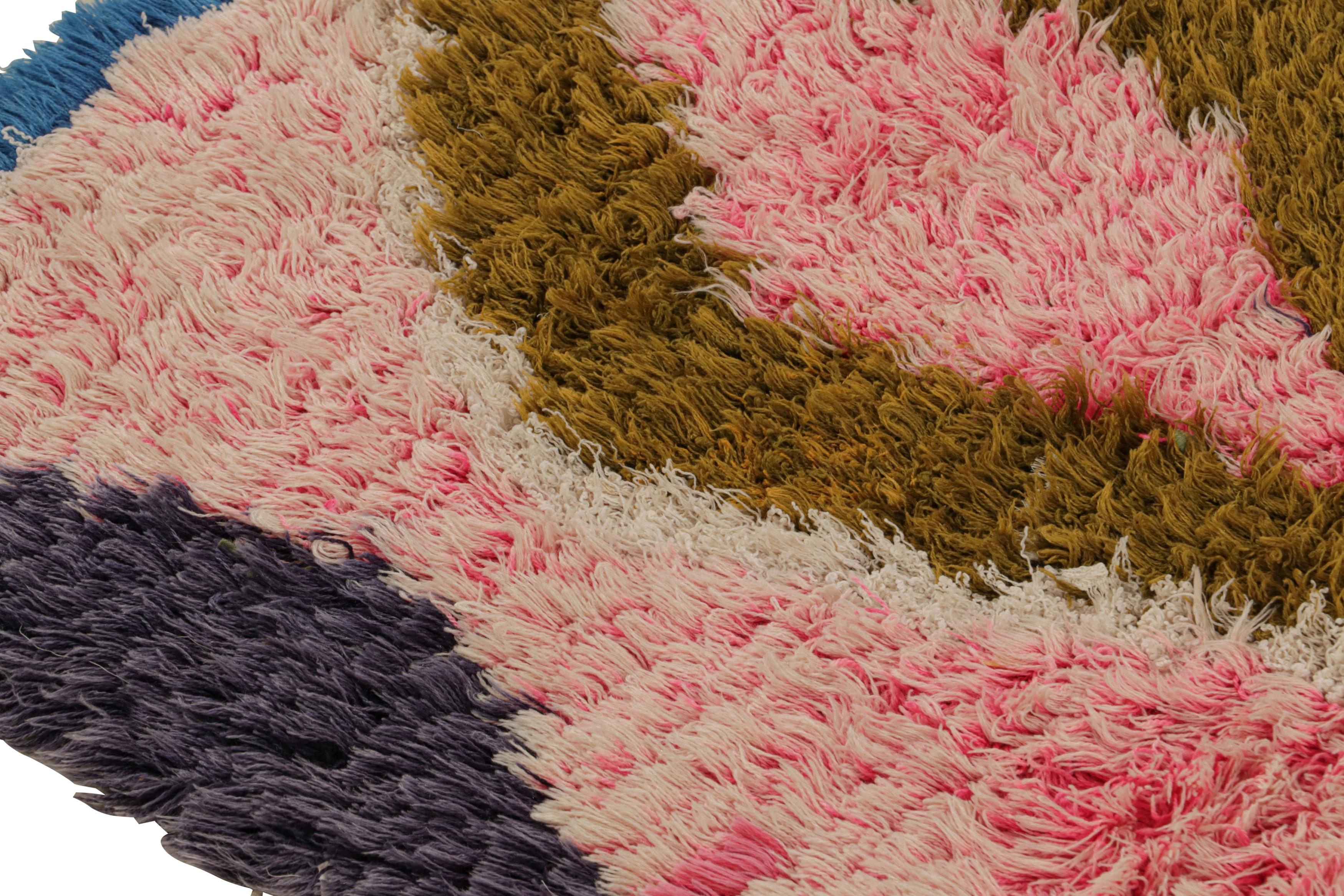 Tapis de style marocain Azilal vintage, avec motifs de Rug & Kilim Bon état - En vente à Long Island City, NY