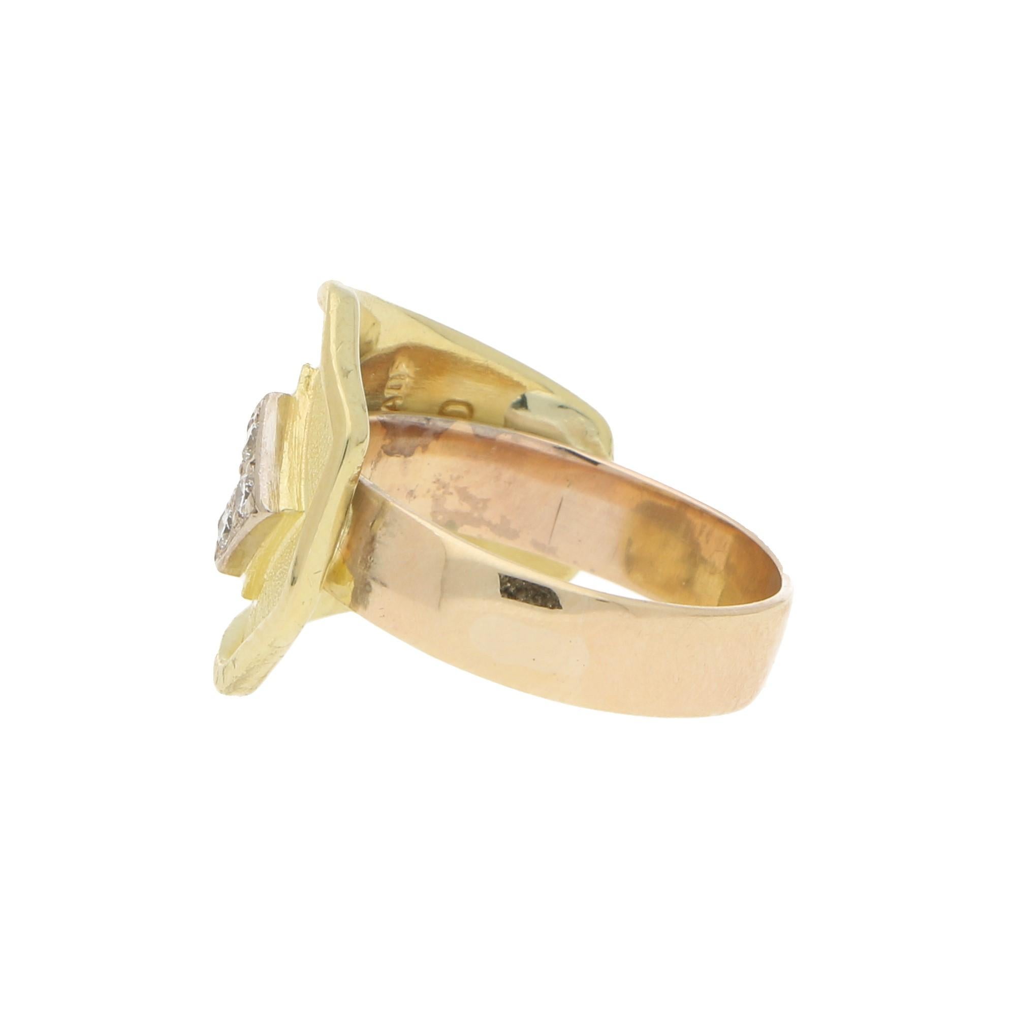 Round Cut Vintage Aztec / Etruscan Diamond Band Ring Set in 18 Karat Yellow Gold For Sale