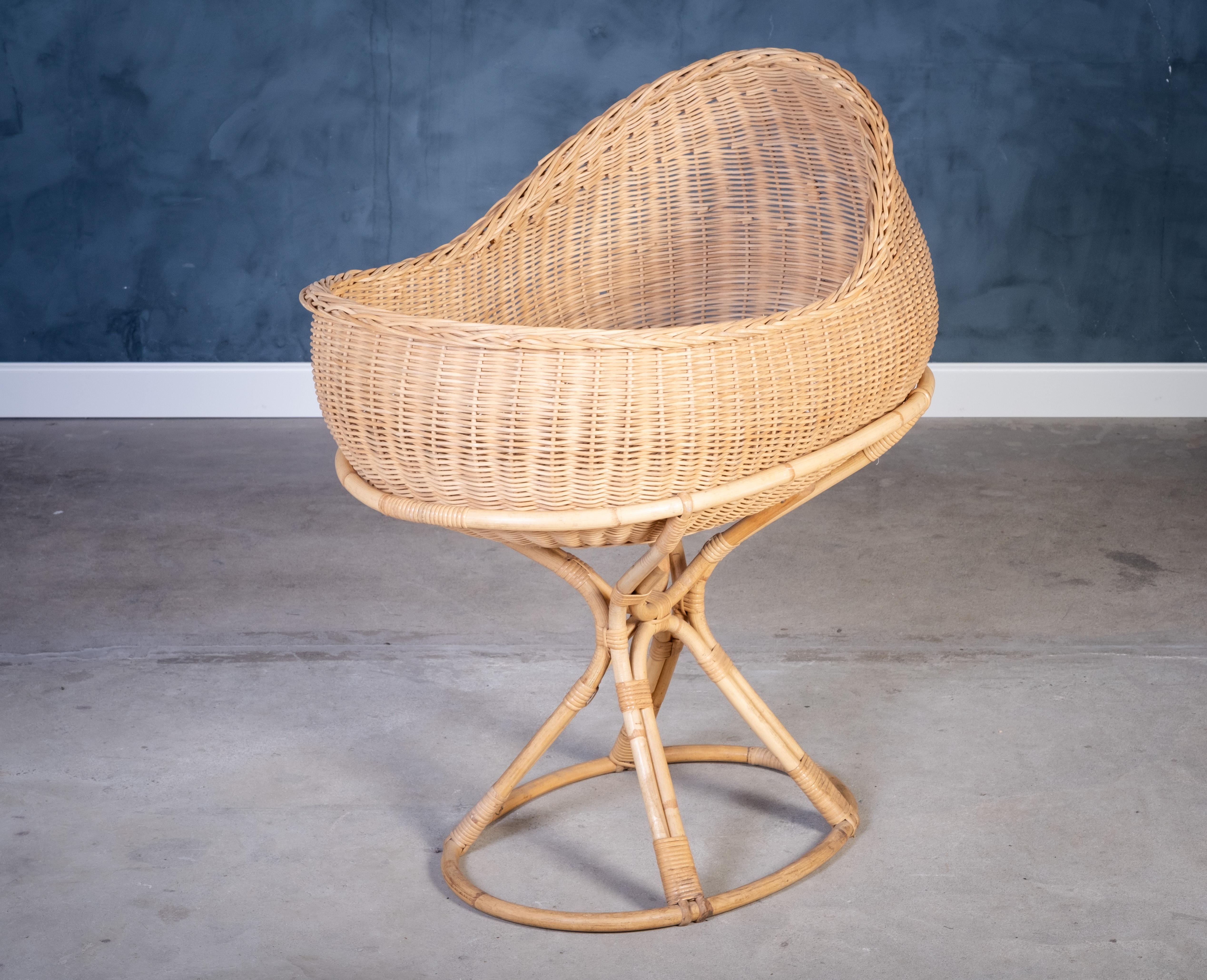 Danish Vintage Baby Cradle by Elin & Jarl Heger, 1960s For Sale