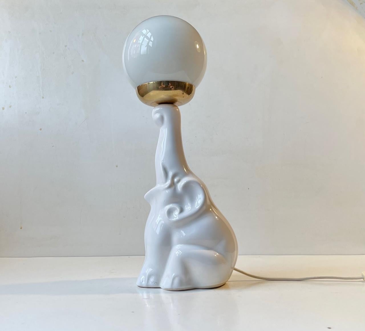 Vintage Baby Elephant Table Lamp in White Porcelain, 1970s In Good Condition In Esbjerg, DK