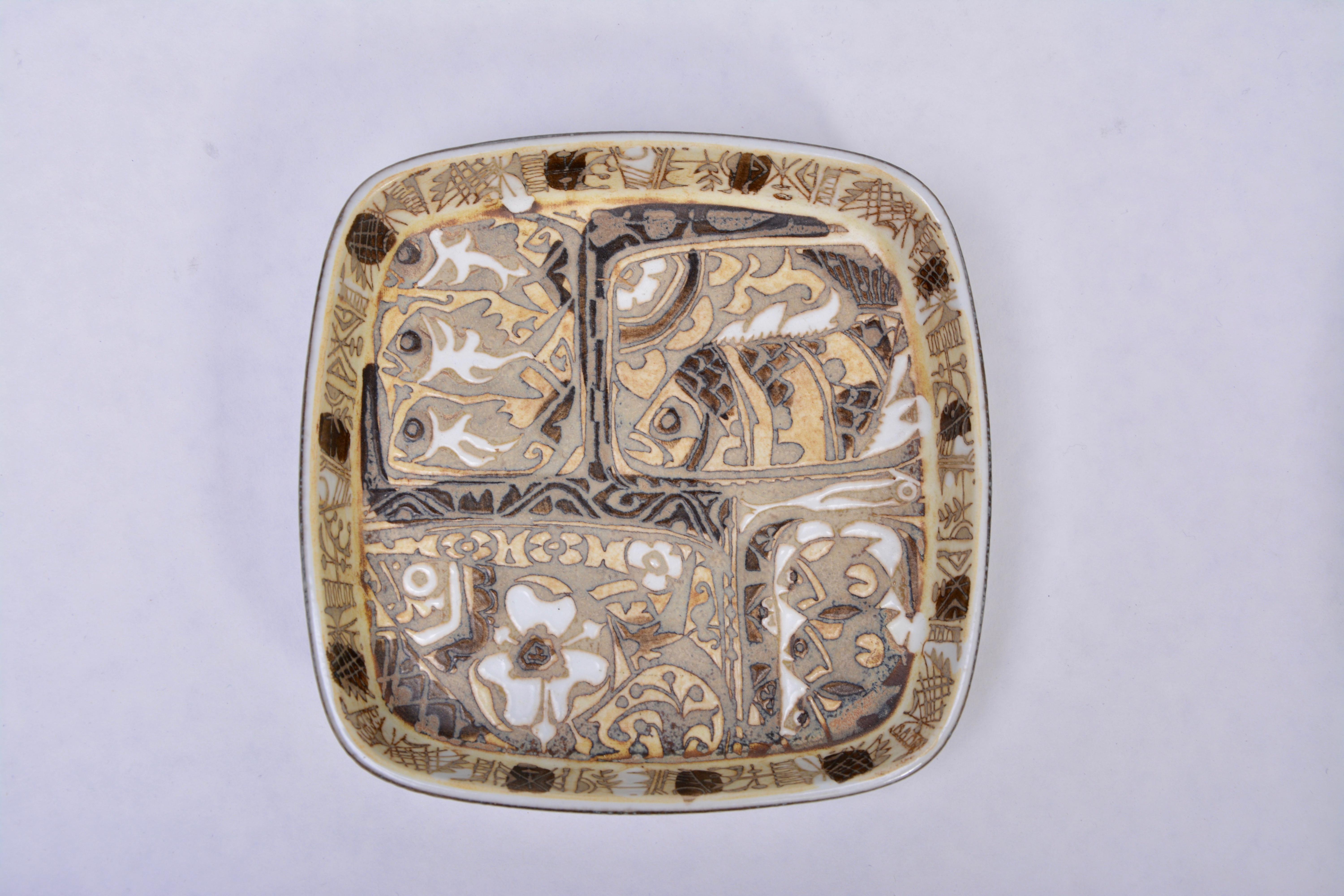 Dänische Baca- Fayence-Teller aus der Mitte des Jahrhunderts von Nils Thorsson für Royal Copenhagen (Keramik) im Angebot