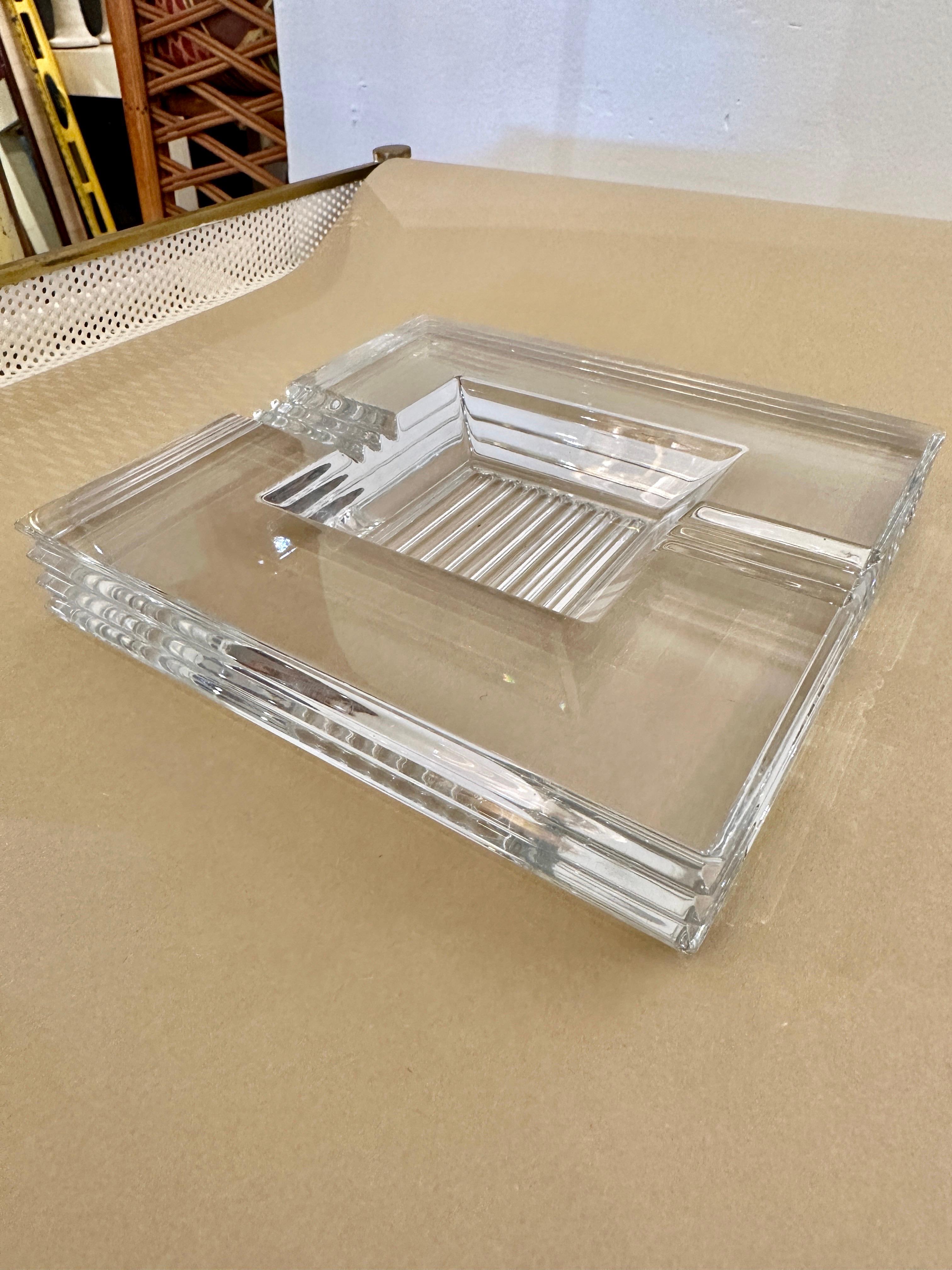 Cristal Cendrier/vide-poche carré en cristal vintage de style Art Déco de Baccarat en vente