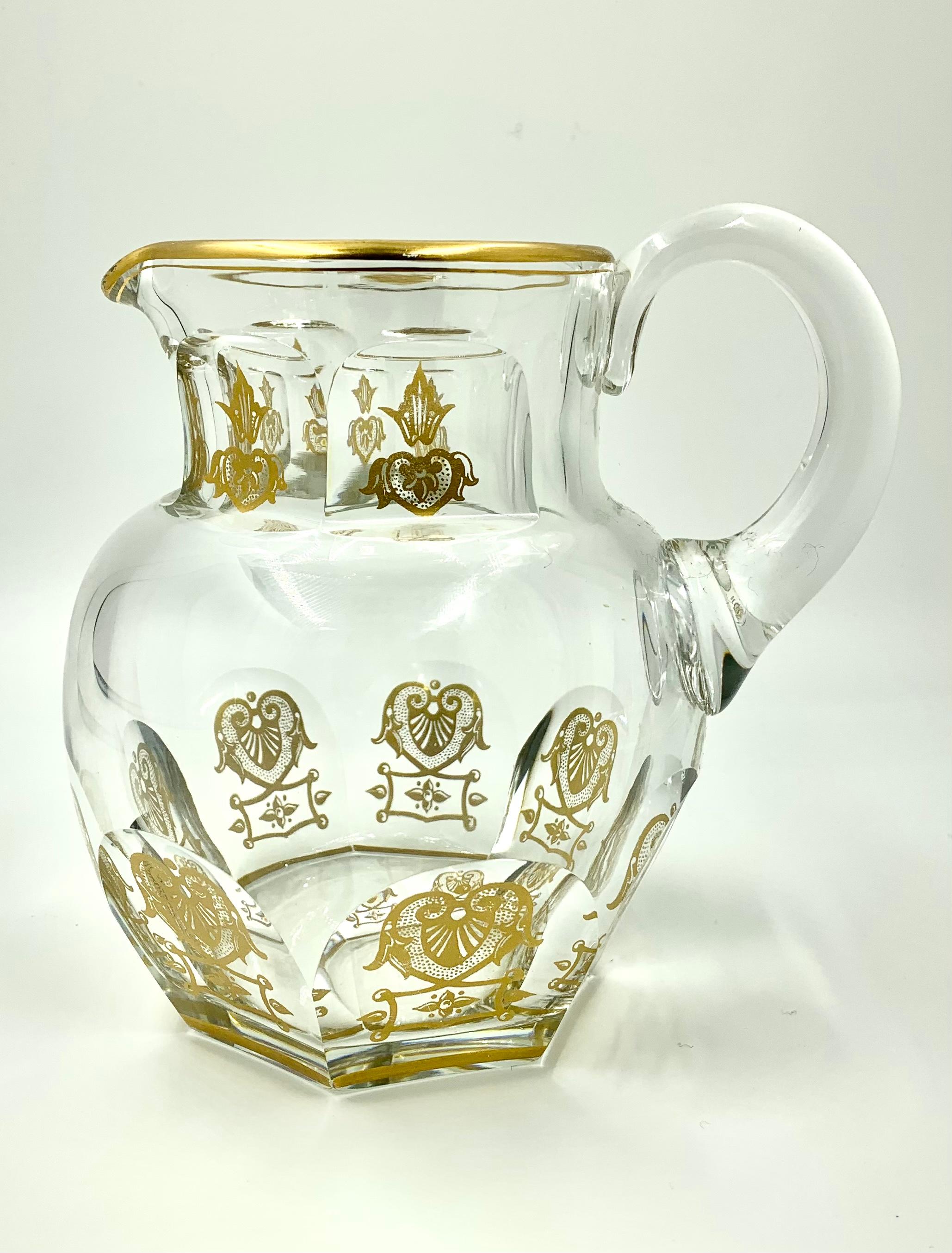 Fine Baccarat Empire Harcourt cocktail/water pitcher.
The Empire Harcourt pattern is one of Baccarat's most sought after designs. A classic since 1841, it has graced the tables of notable world figures including Kings, Queens, Popes, Film