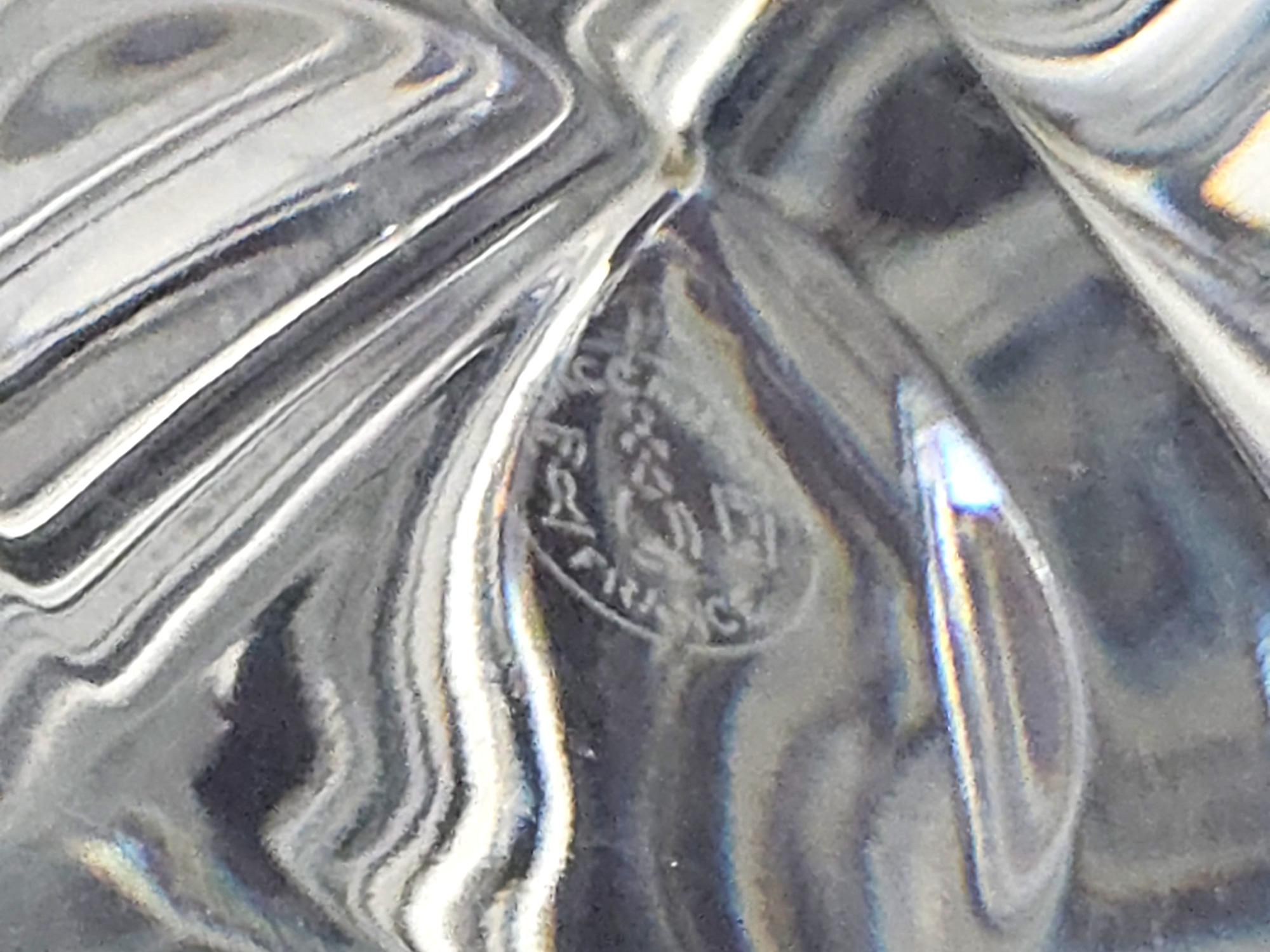 Vaso a bocciolo di rosa in cristallo pesante al piombo Baccarat d'epoca, Francia, fine XX secolo In condizioni buone in vendita a London, GB