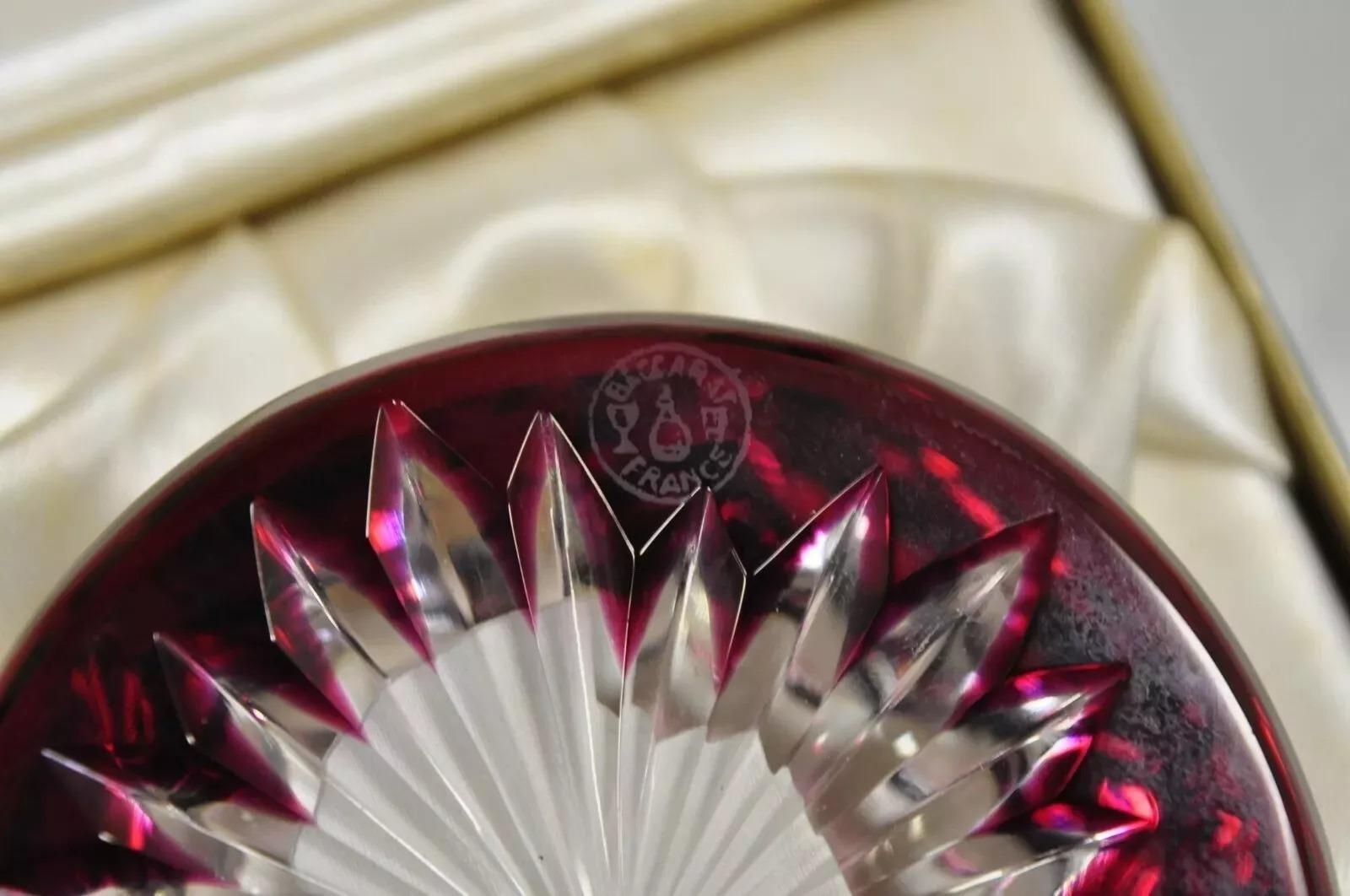 Pisapapeles Vintage Baccarat John F. Kennedy Rubí Rojo Sulfuro Cristal Francés siglo XX en venta