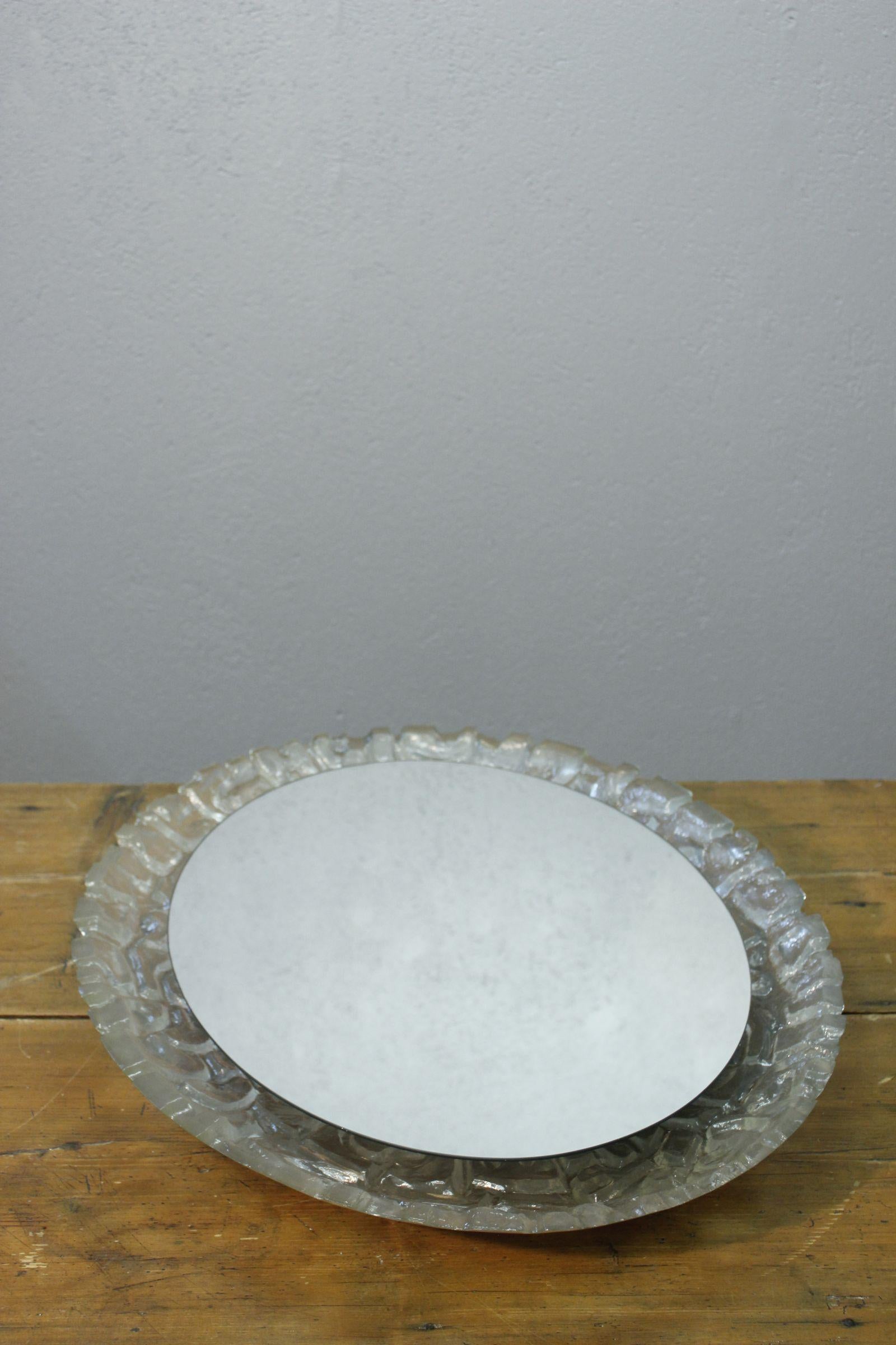 Miroir rétroéclairé vintage en résine givrée, années 1970 en vente 1