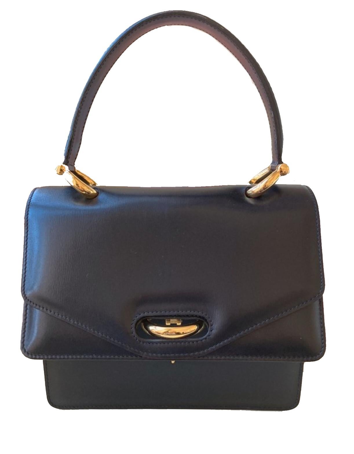 Vintage bag Celine Black Leather and gold tone Circa 1990 In Excellent Condition For Sale In Paris, FR