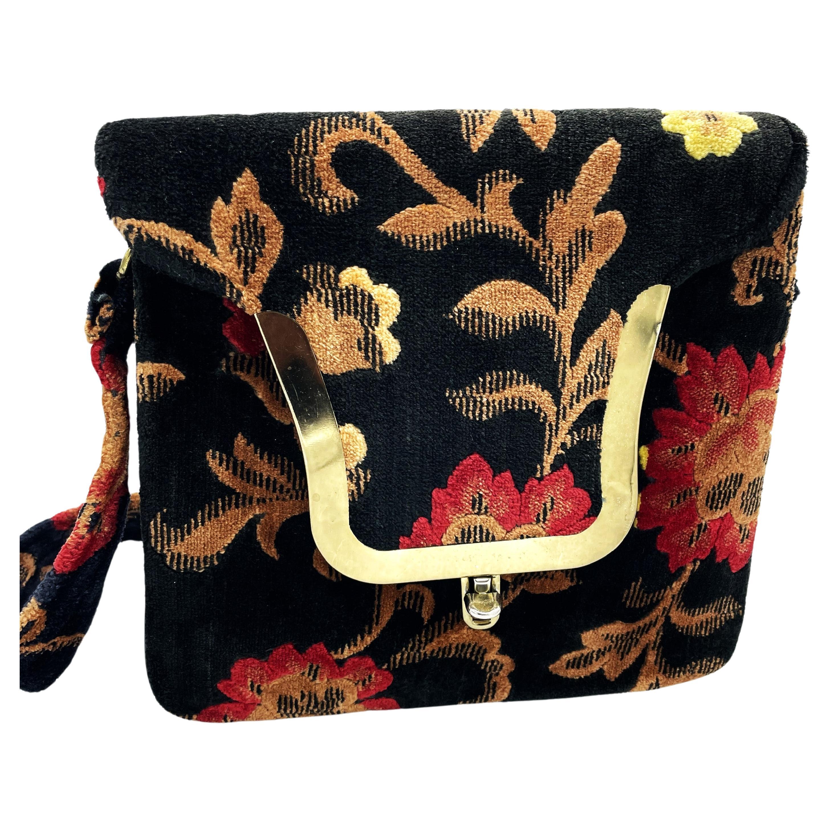 Sac vintage en chenille noire, rouge et beige de Garay  les années 1950 aux Etats-Unis en vente