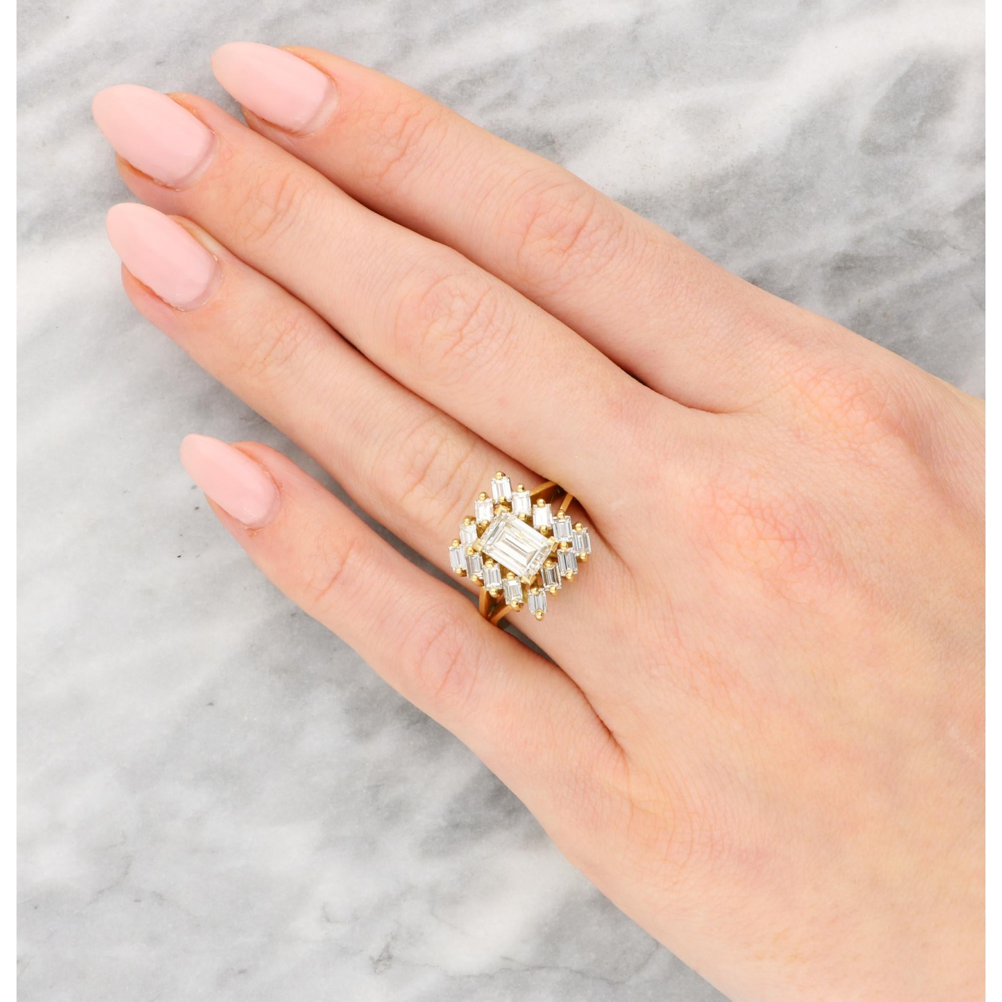 Retro Vintage Baguette Cut Diamond Cluster Ring in 18k Yellow Gold For Sale