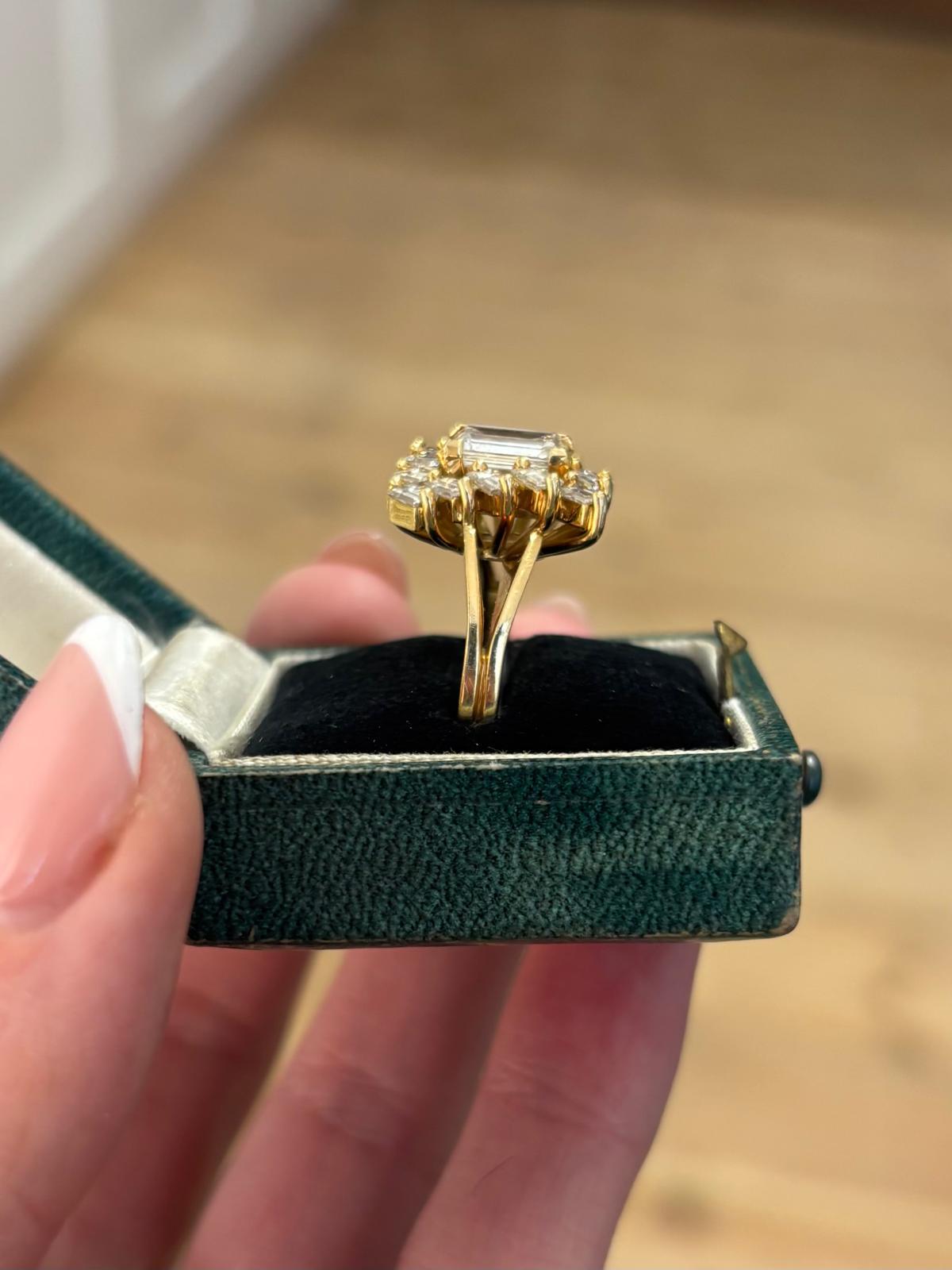 Vintage Baguette Cut Diamond Cluster Ring in 18k Yellow Gold For Sale 4