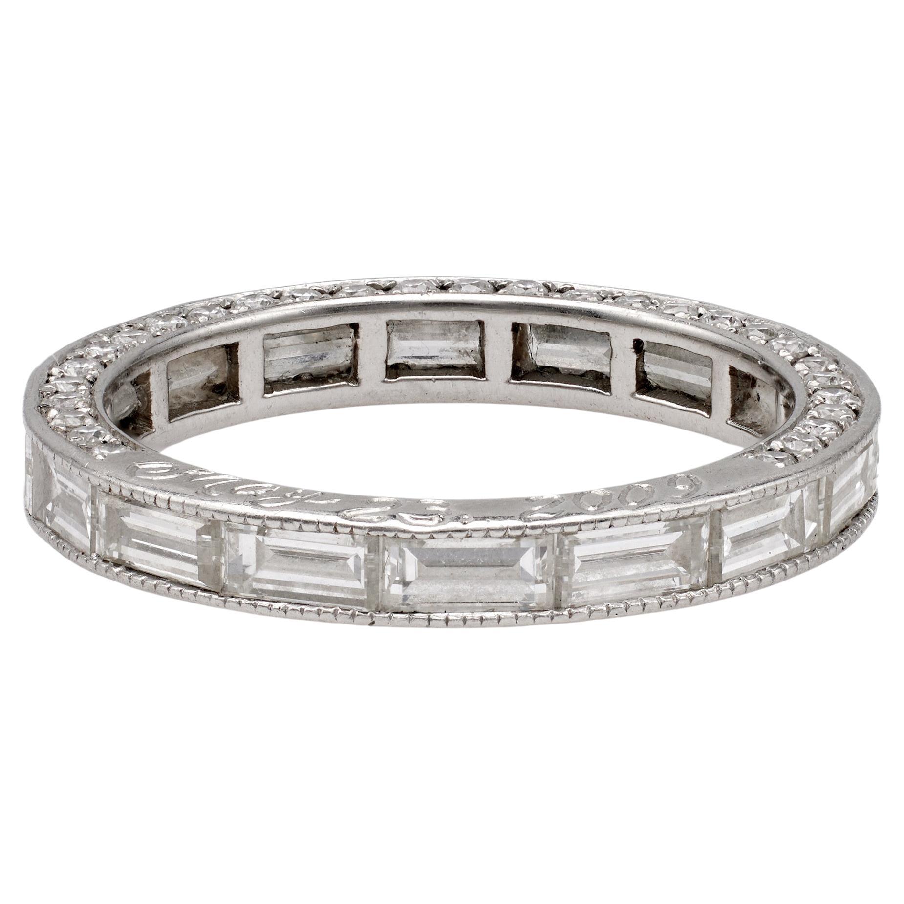 Bracelet éternel vintage en platine avec diamant taille baguette