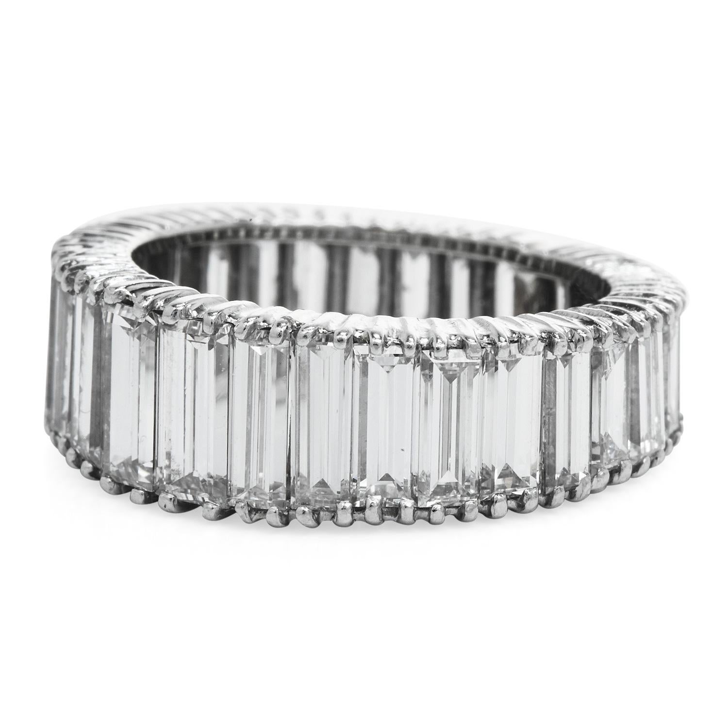 An Endless Ring of Love!

This classic Vintage 1960's diamond graduated style eternity band ring contains 30

Beautifully matched, high-quality Baguette-cut Diamonds and is crafted in Luxurious Platinum.

Measuring approx. 8 mm-5mm in width.

Thirty