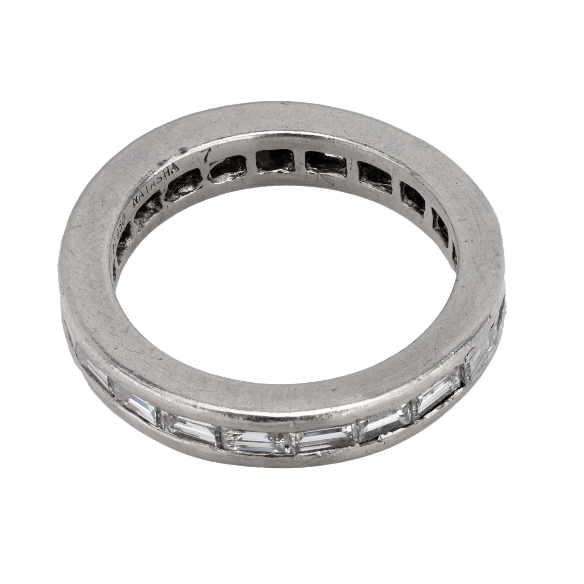 Moderne Alliance vintage en platine avec diamants taille baguette en vente