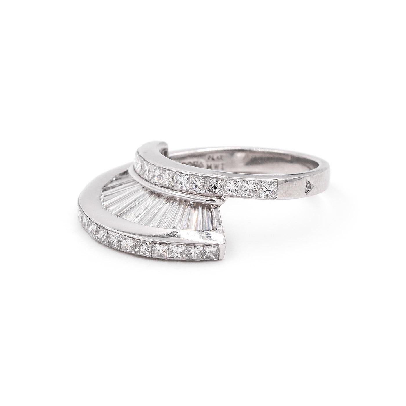 Women's Vintage Baguette Cut & Princess Cut Diamond 'Fan' Ring Set by MWI Eloquence For Sale