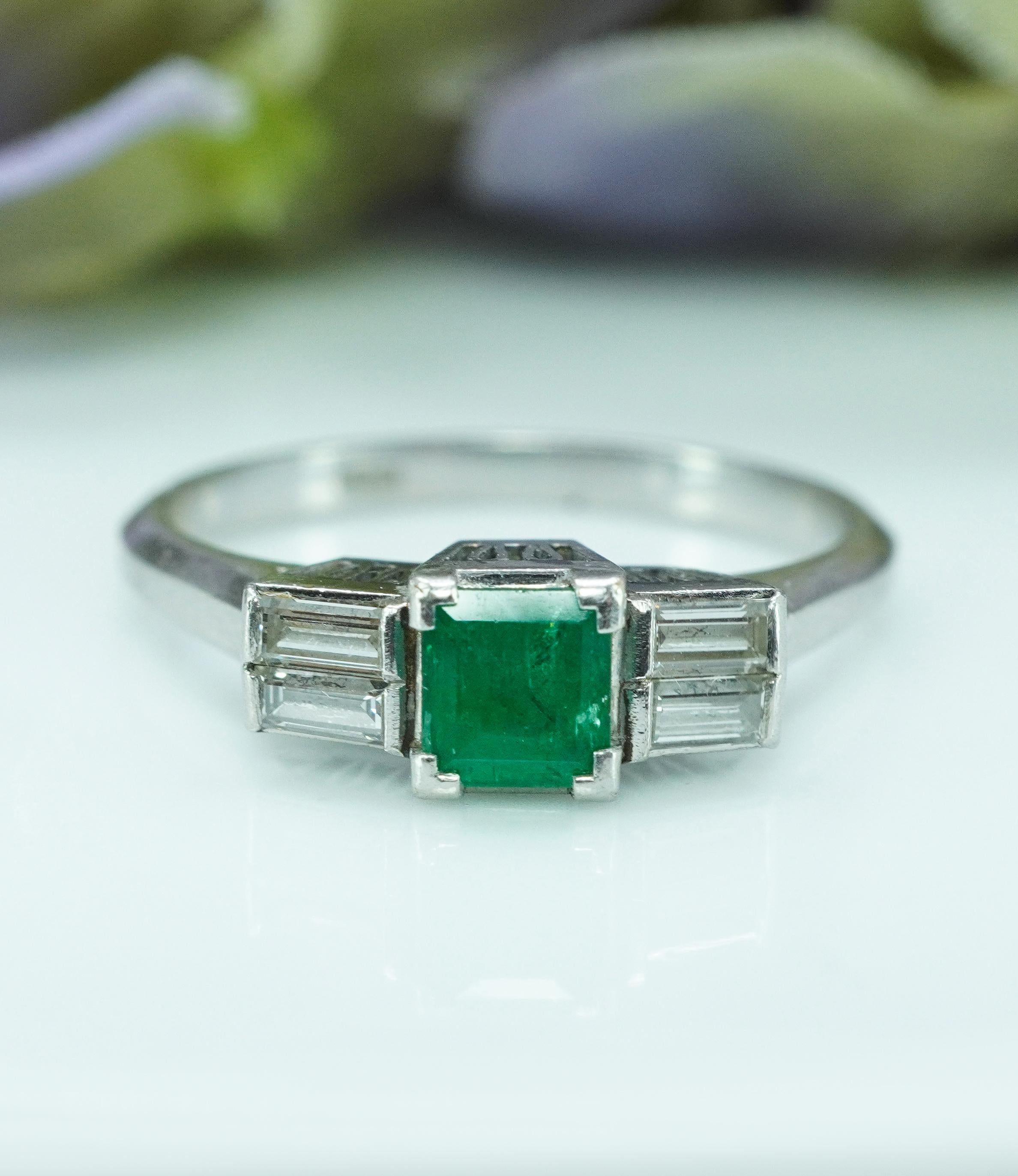 Vintage Baguette Diamond Emerald Platinum Filigree Ring Estate Dainty Small For Sale 1