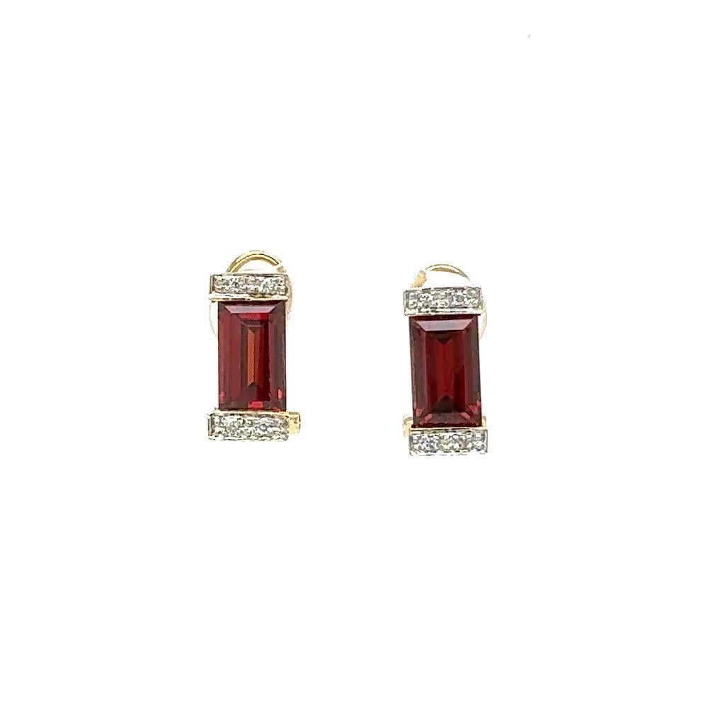 Vintage Baguette Red Garnet and Diamond Gold Earrings In Excellent Condition For Sale In Montreal, QC